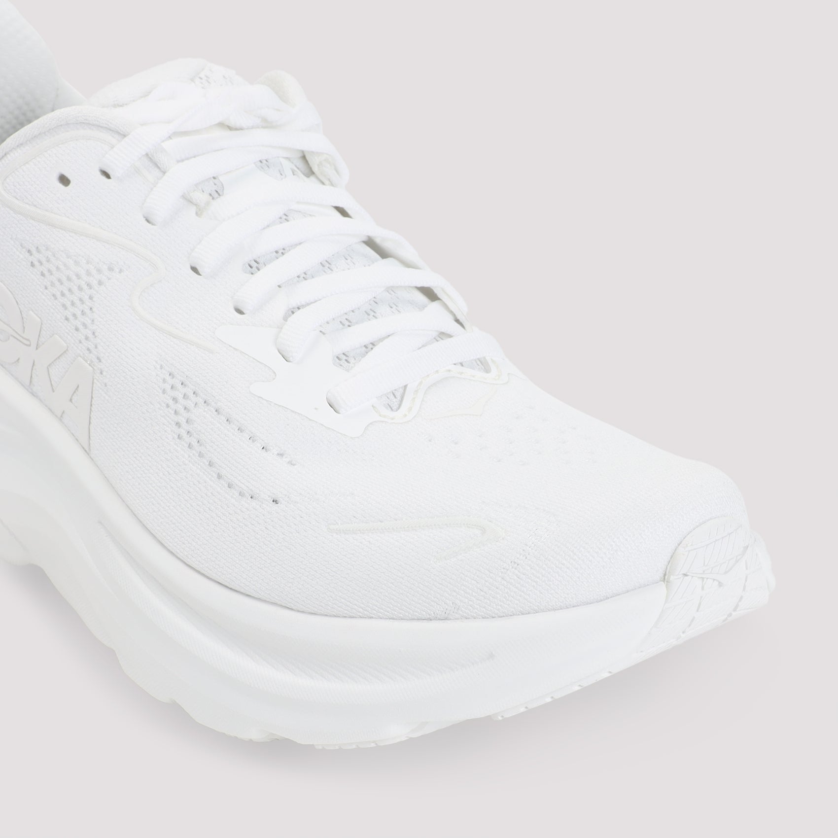 Clifton 10 Sneakers