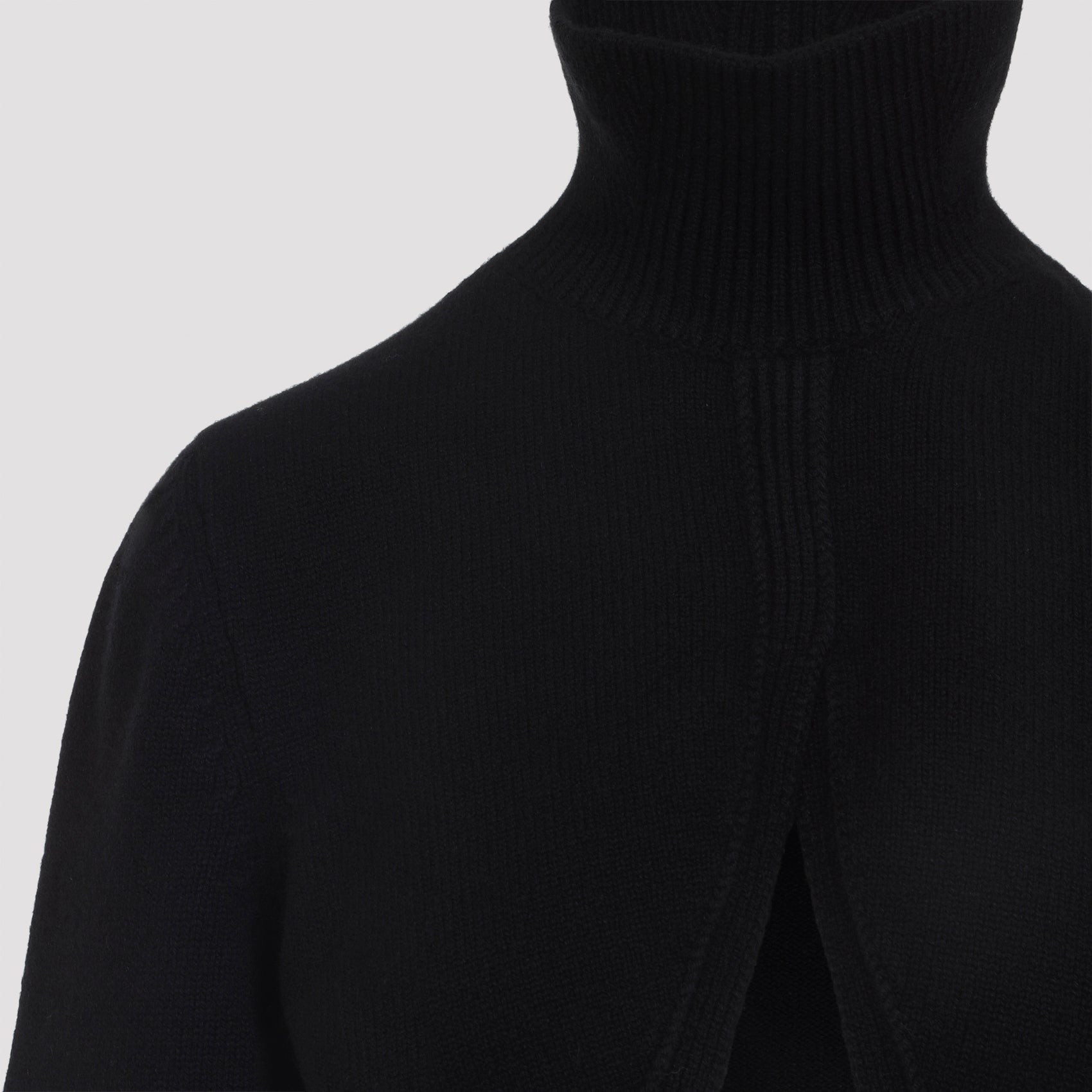 Cut-out Pullover