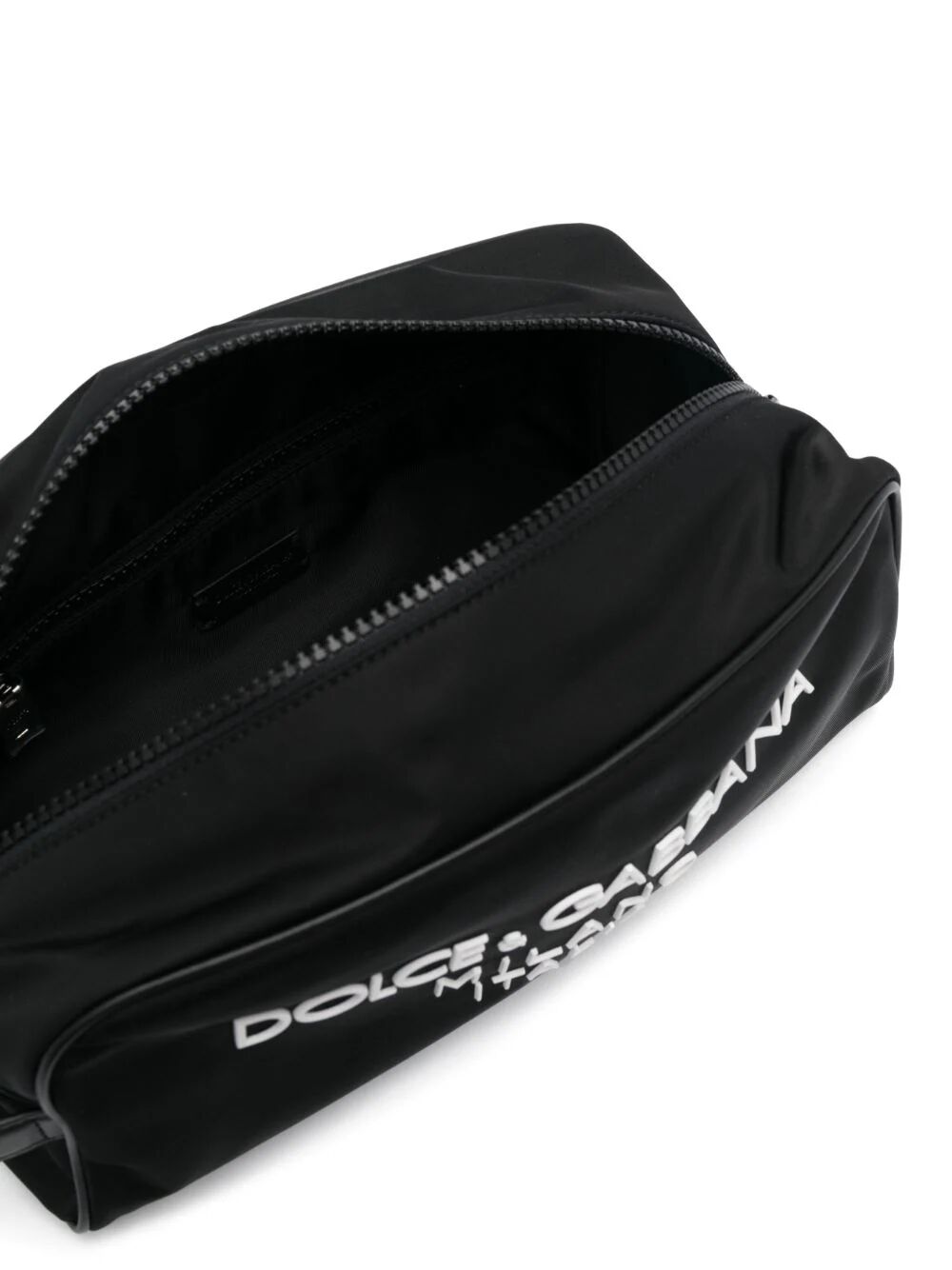 NECESSAIRE