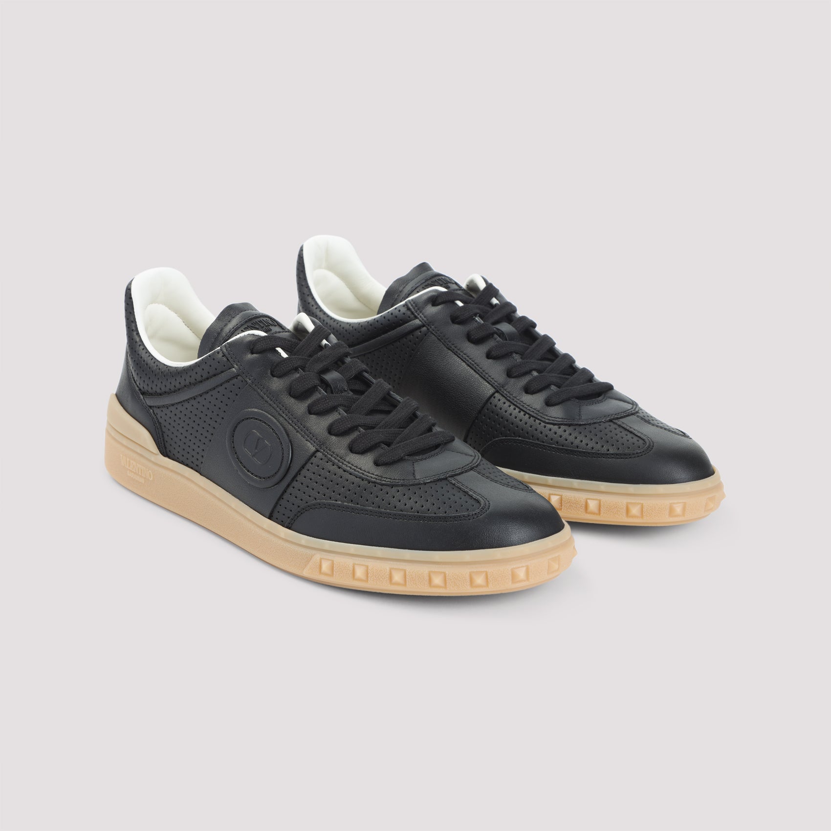 Upvillage Sneakers
