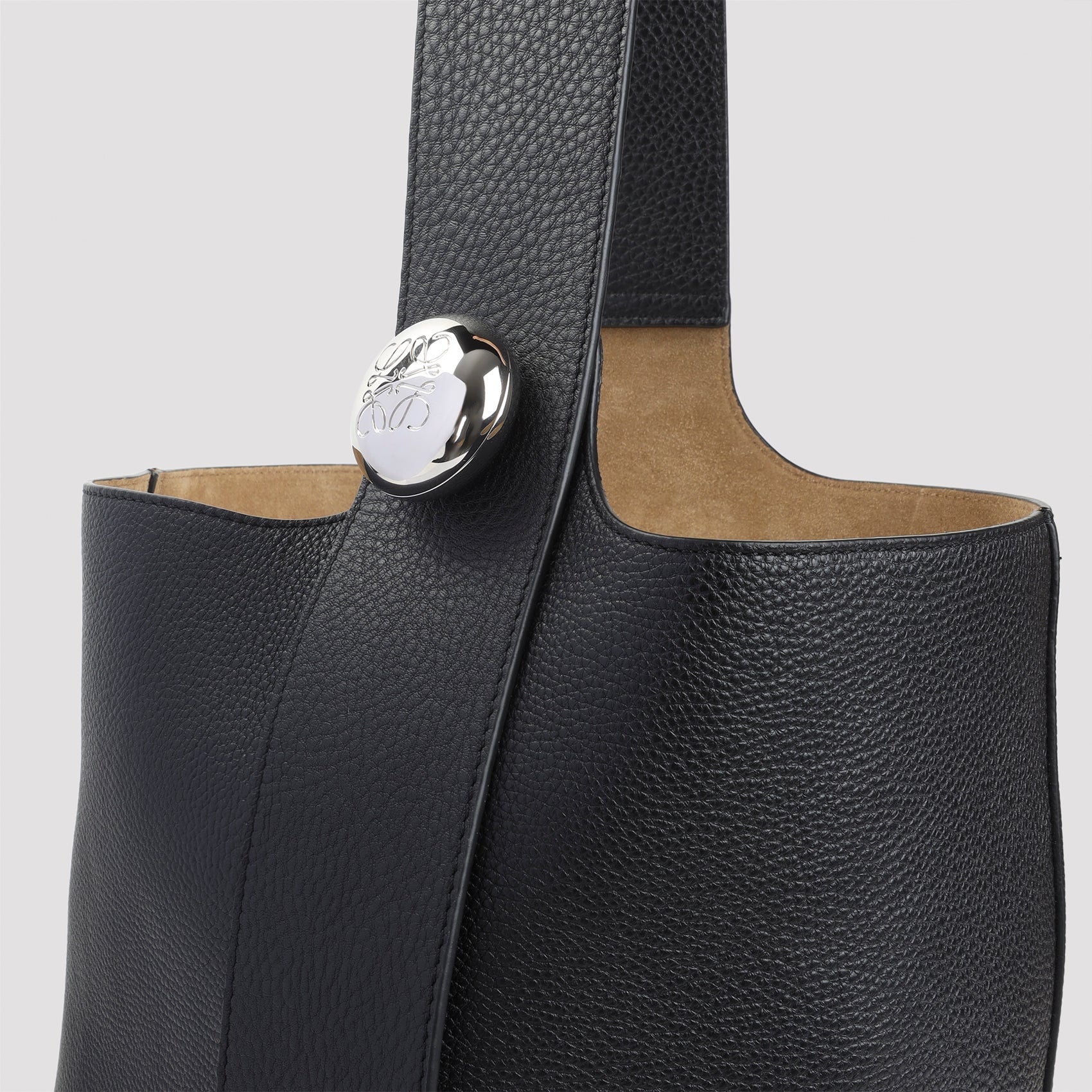 Pebble Large Bucket Bag