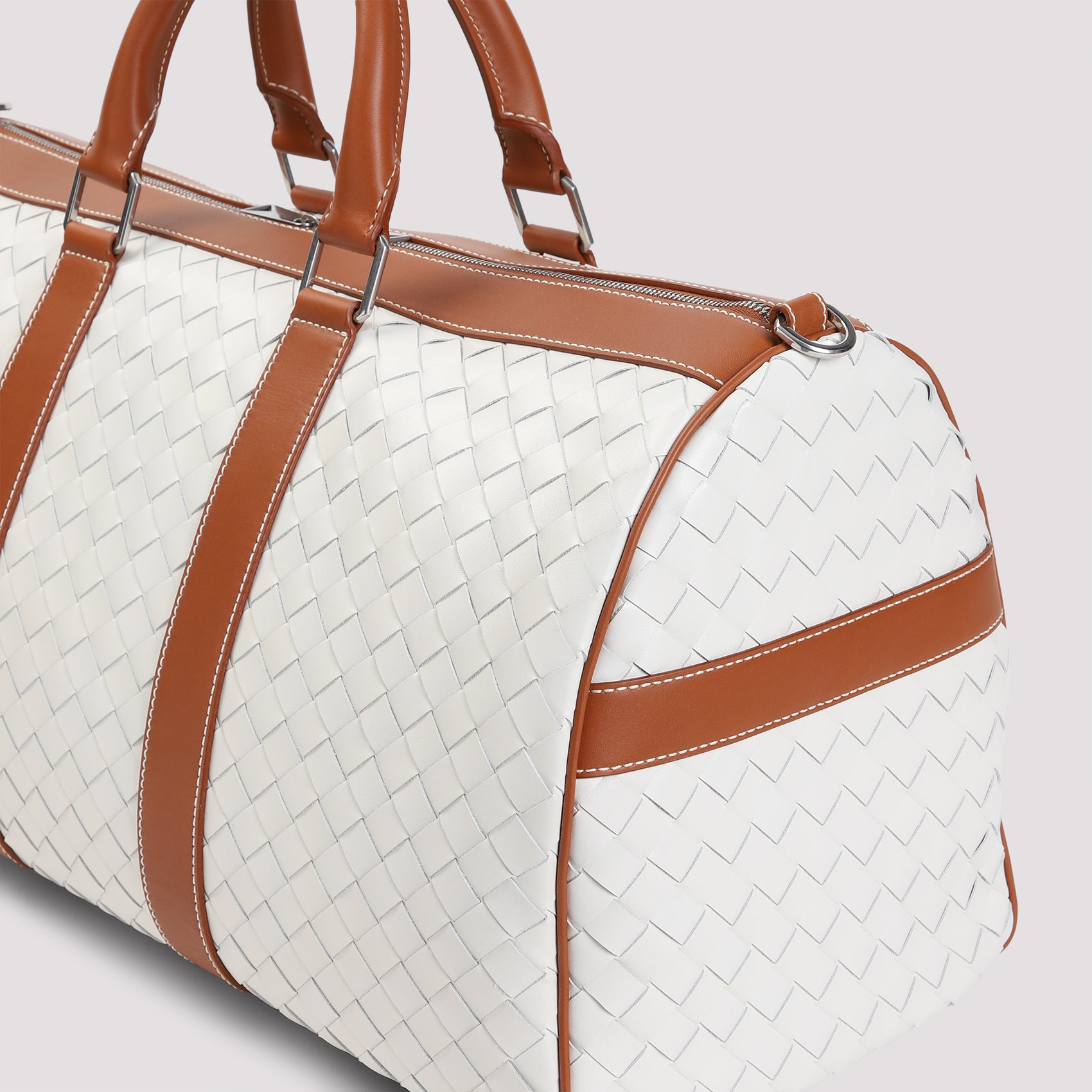 Medium Classic Intrecciato Duffle Bag