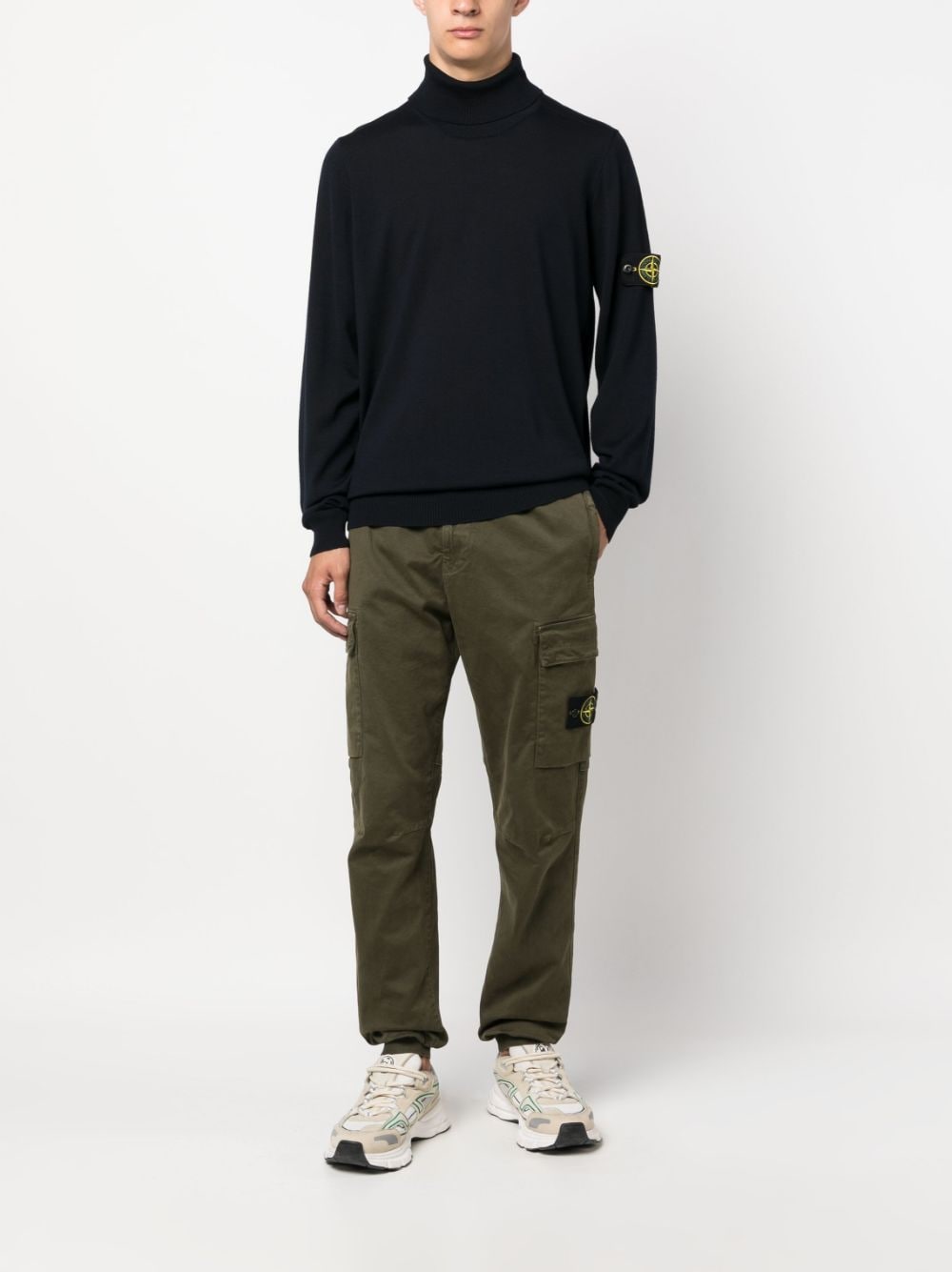 ROLL-NECK FINE KNIT WOOL JUMPER