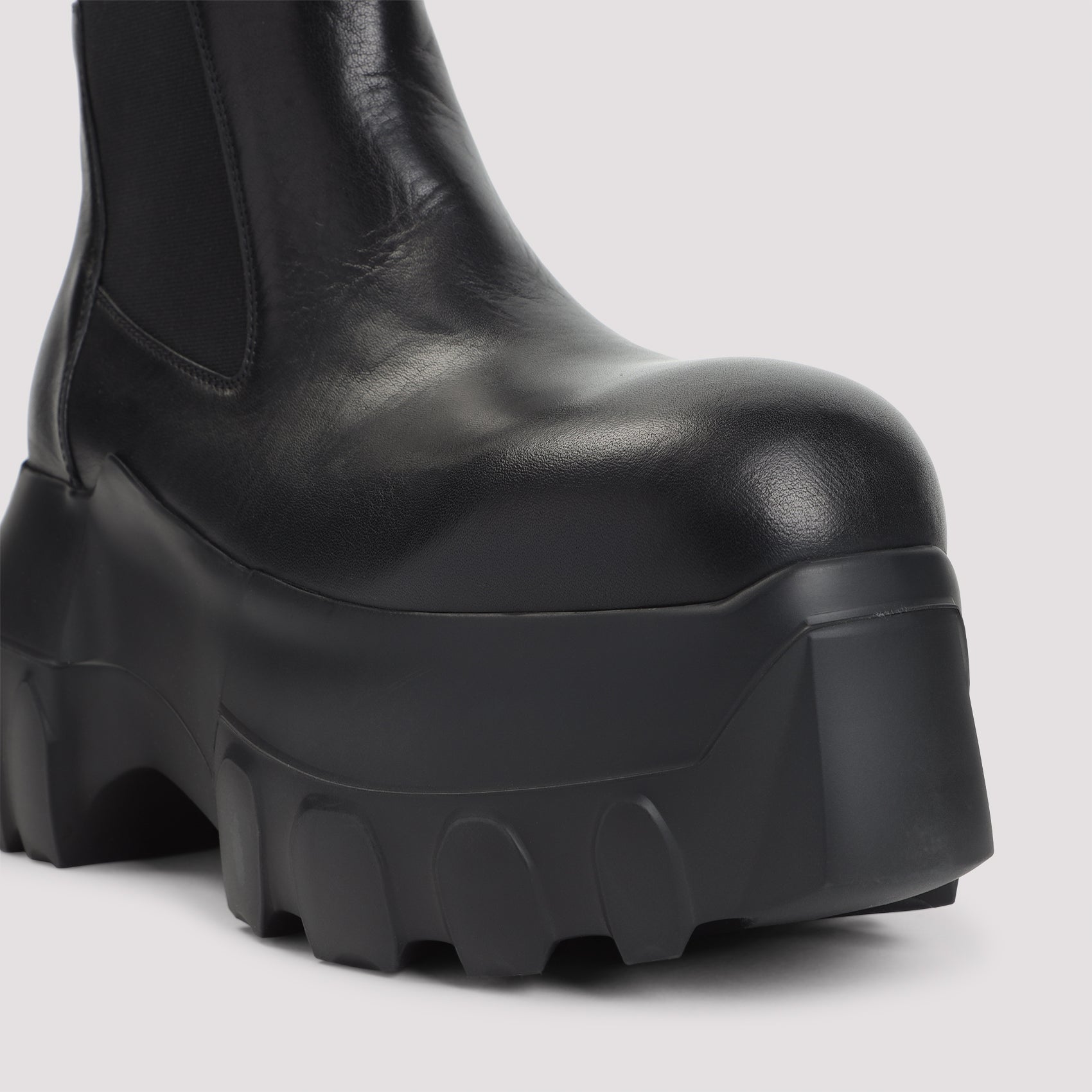 Beatle Mega Tractor Boots