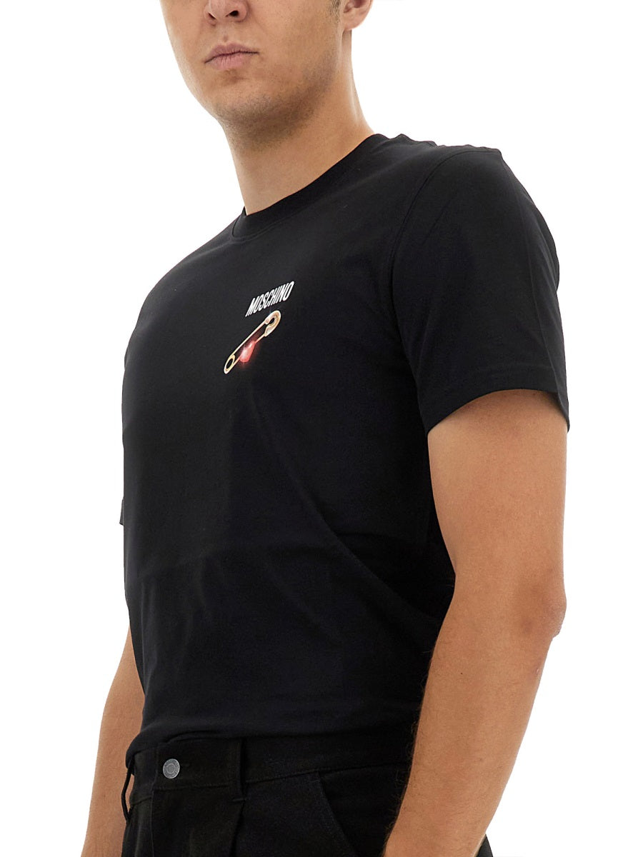 T-SHIRT WITH LOGO PATCH