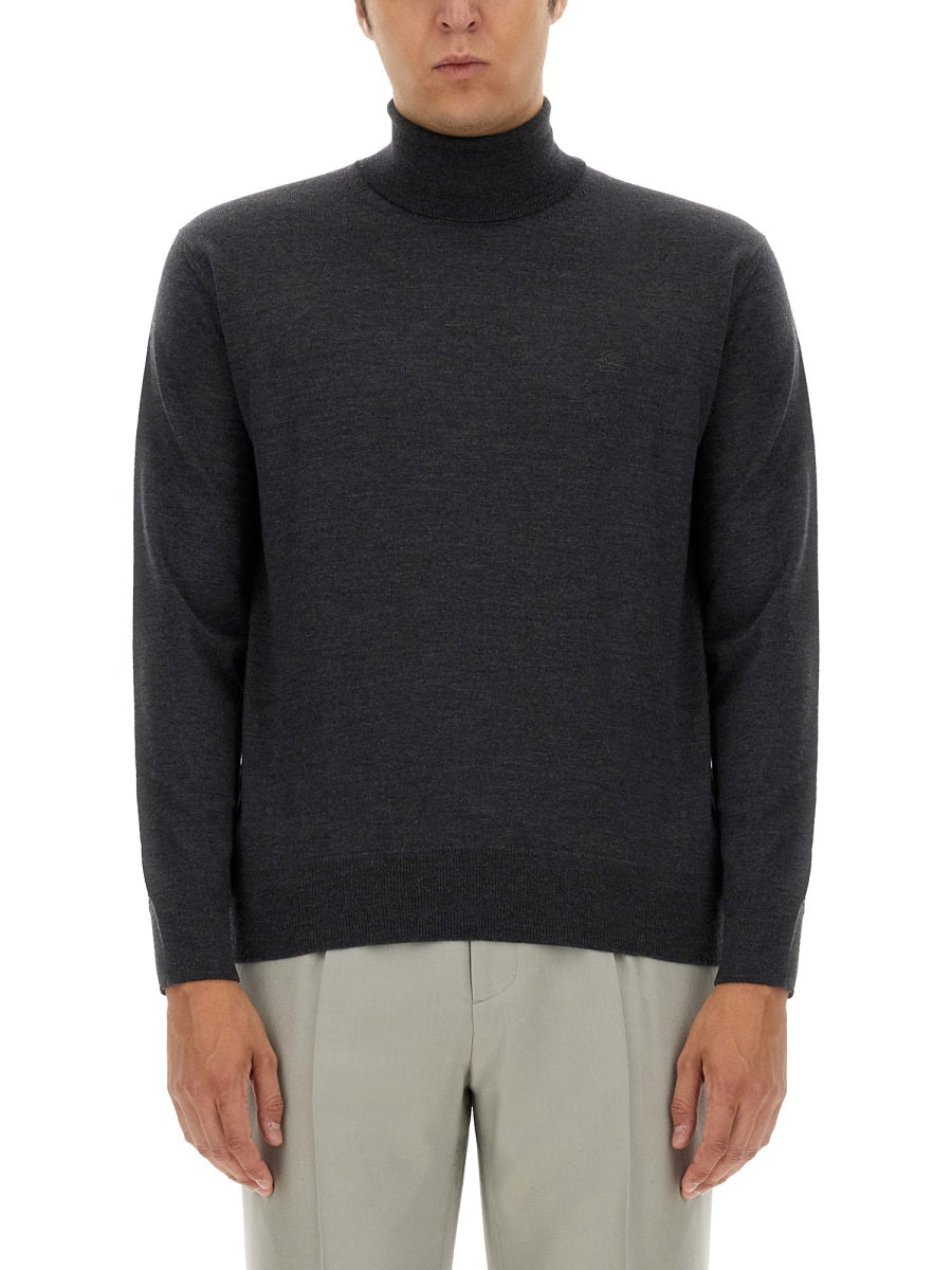 TURTLENECK WITH EMBROIDERY