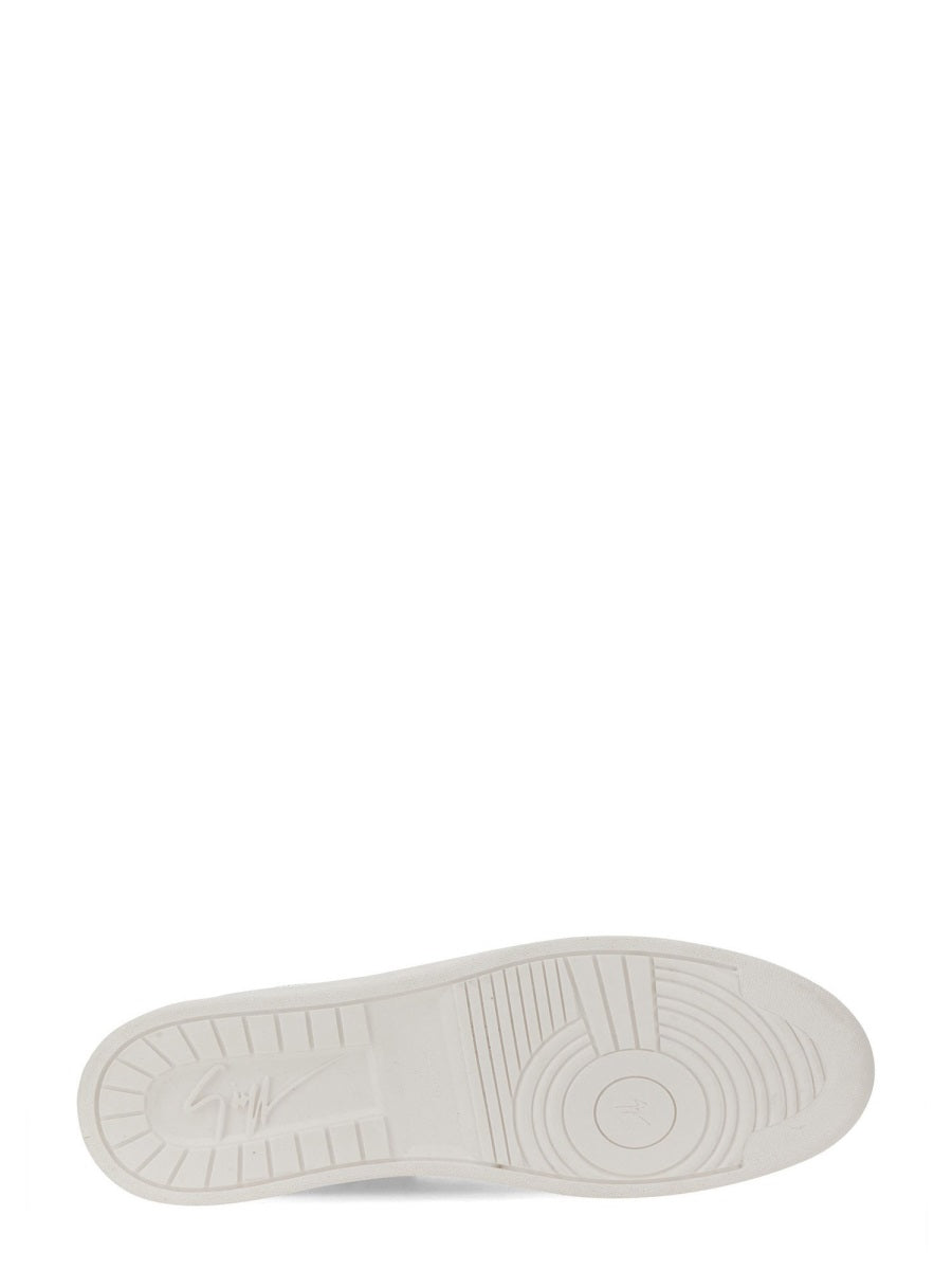 SNEAKER WITH LOGO
