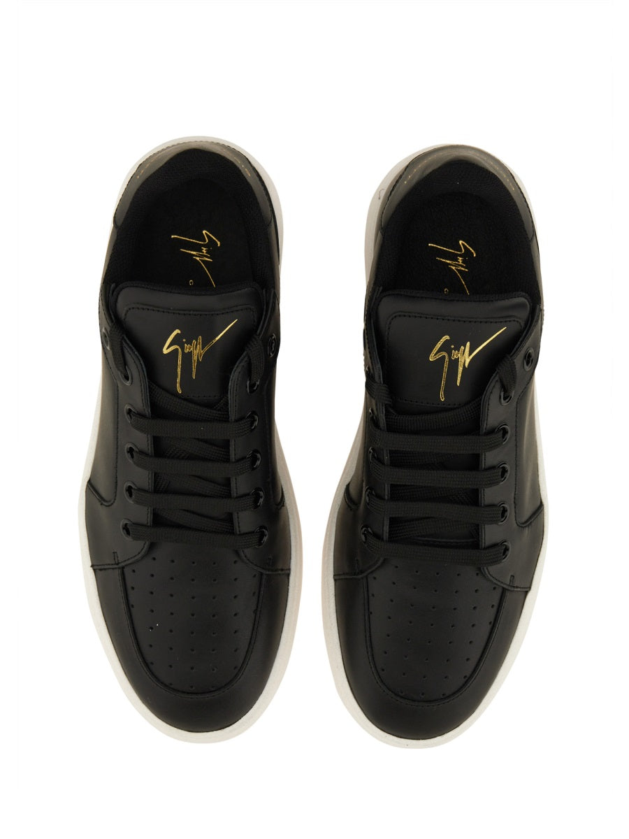 SNEAKER WITH LOGO