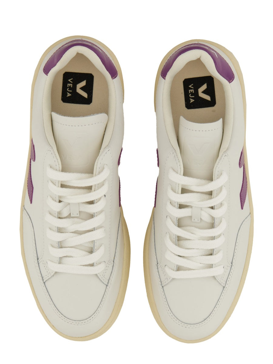 SNEAKER "V-12"