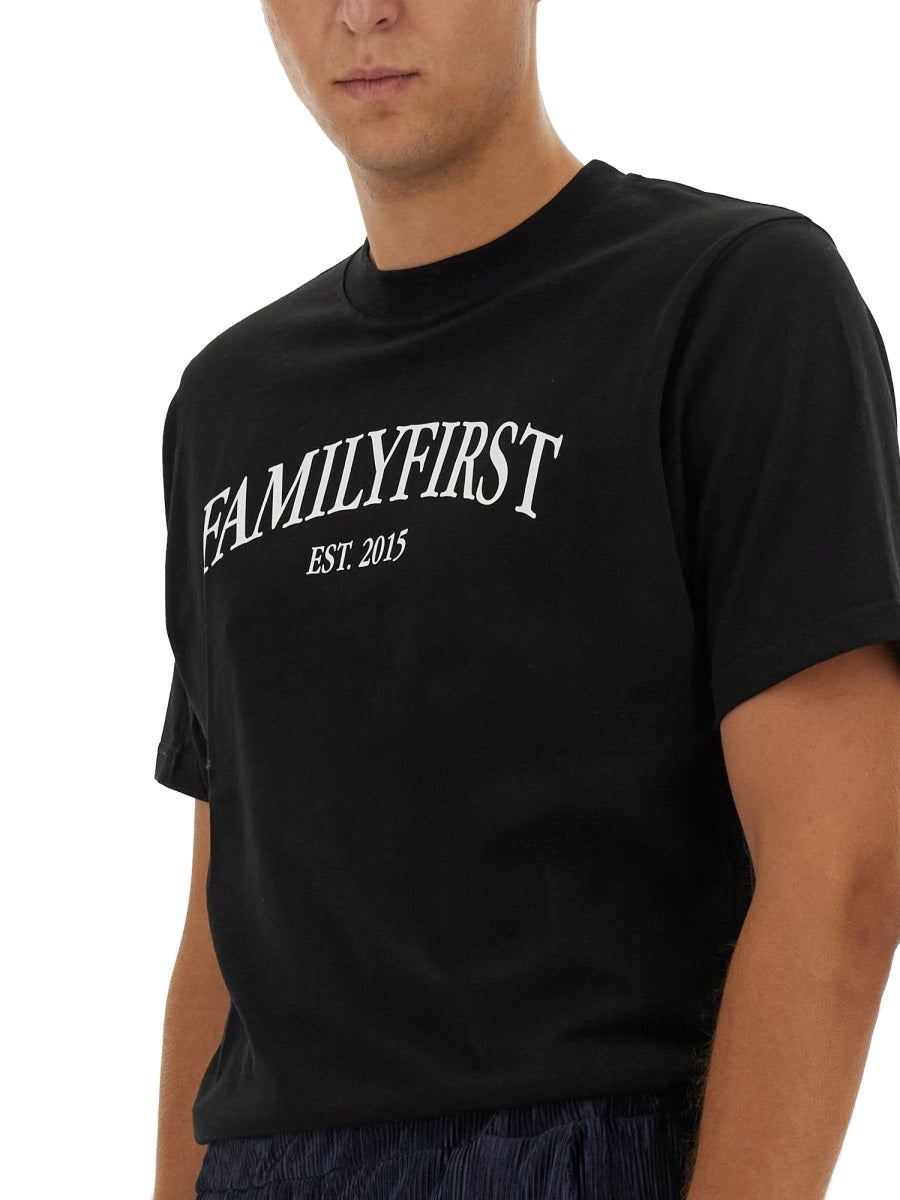 T-SHIRT WITH LOGO
