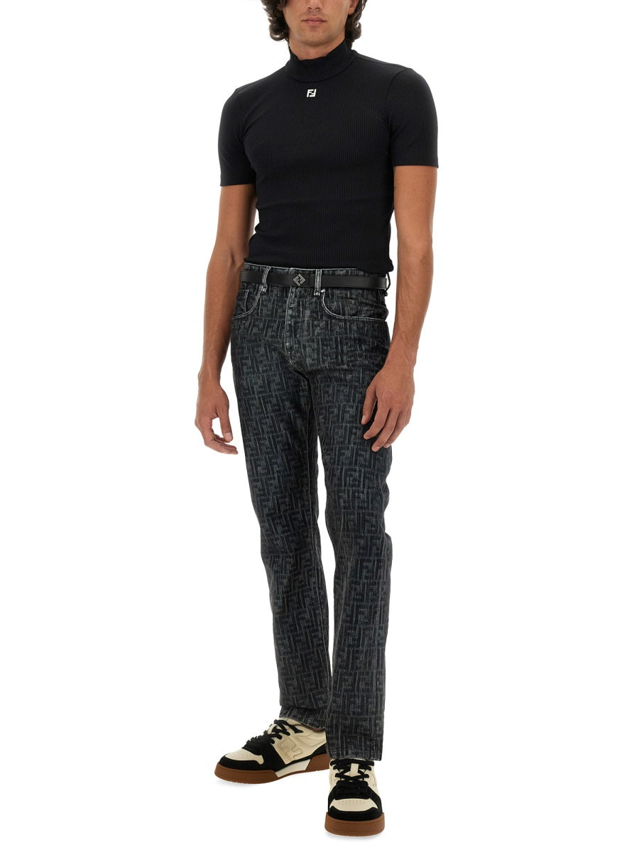 JEANS IN DENIM
