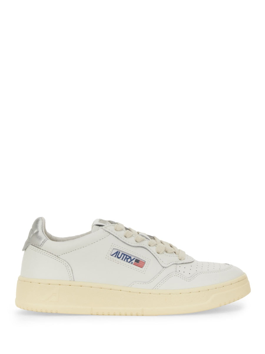 MEDALIST LOW SNEAKER
