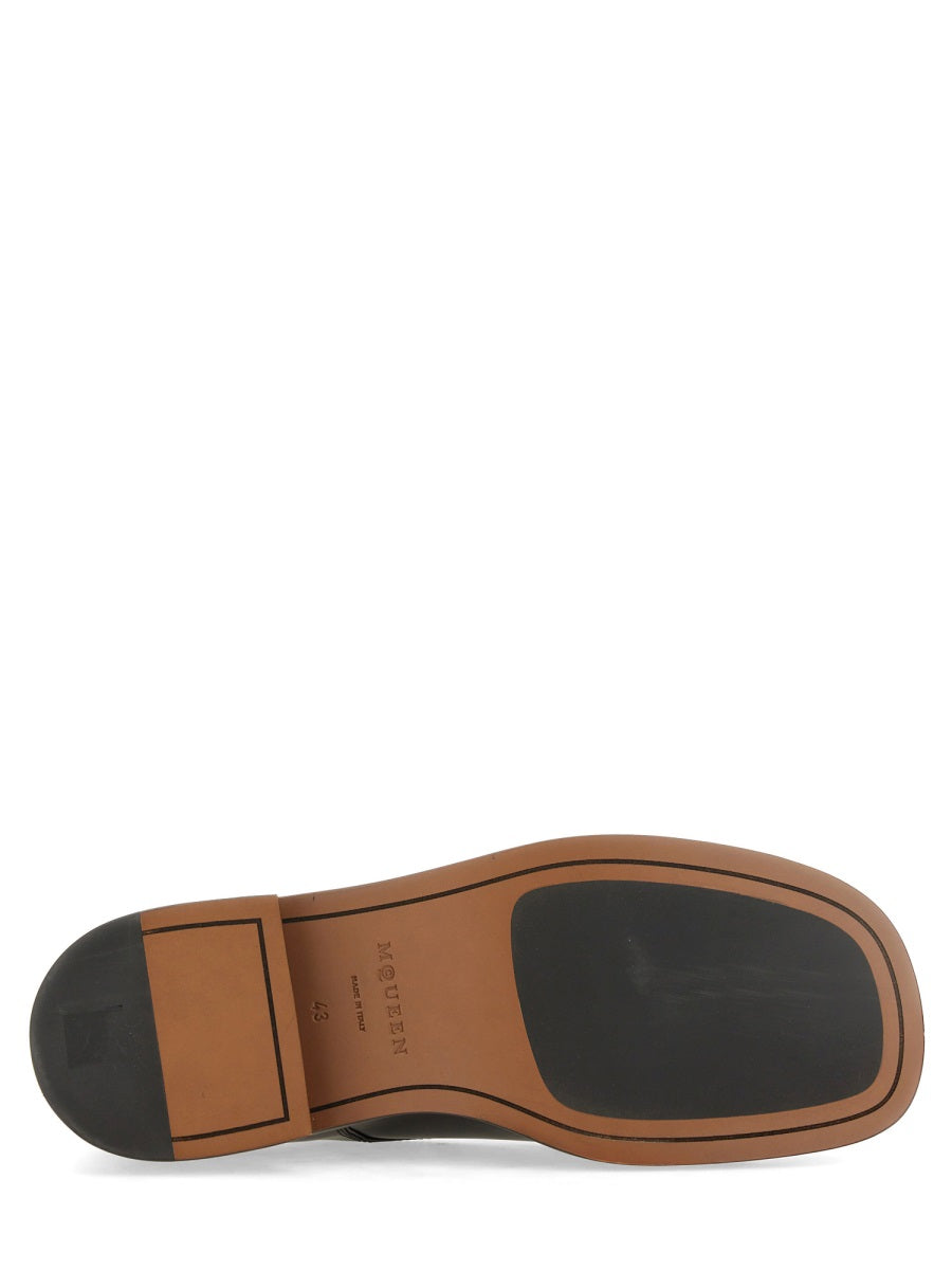 LEATHER DERBY.