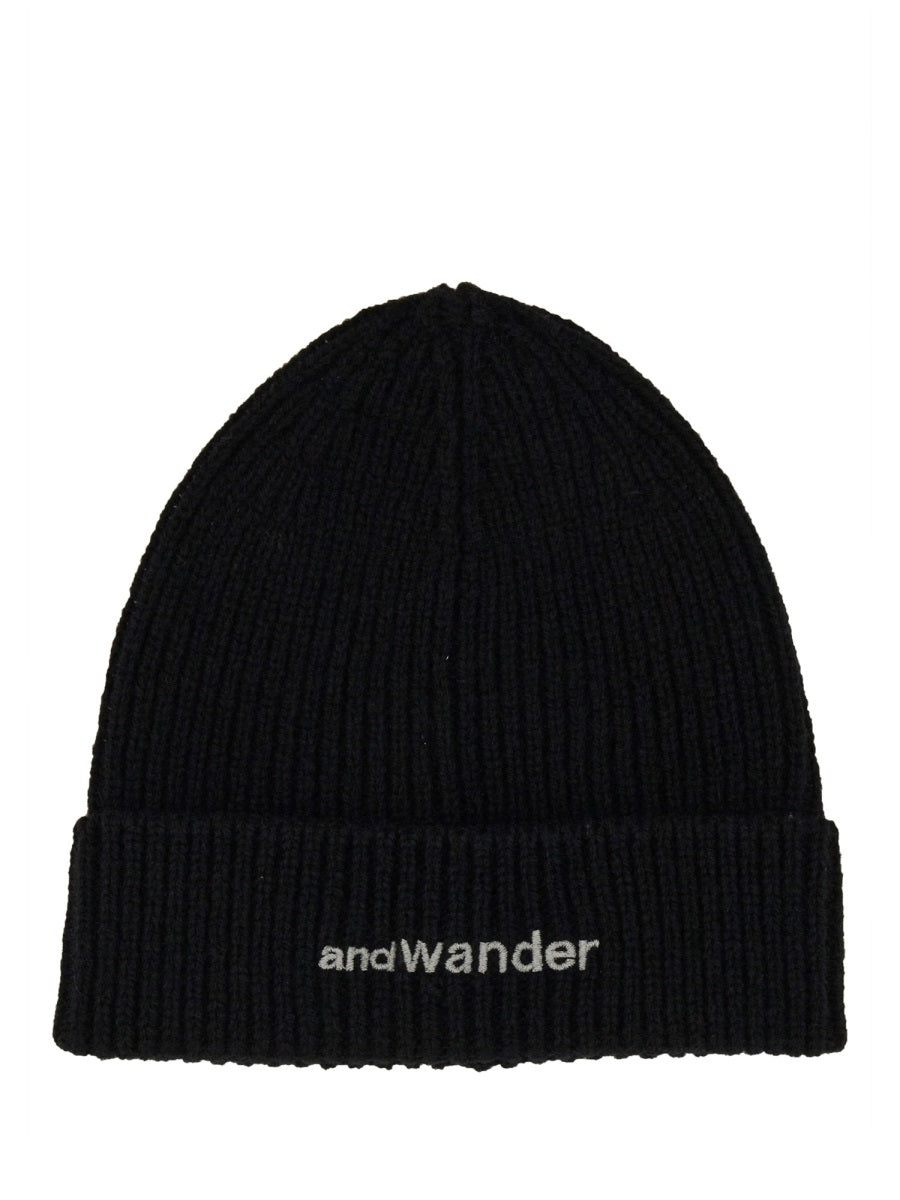 BEANIE HAT WITH LOGO