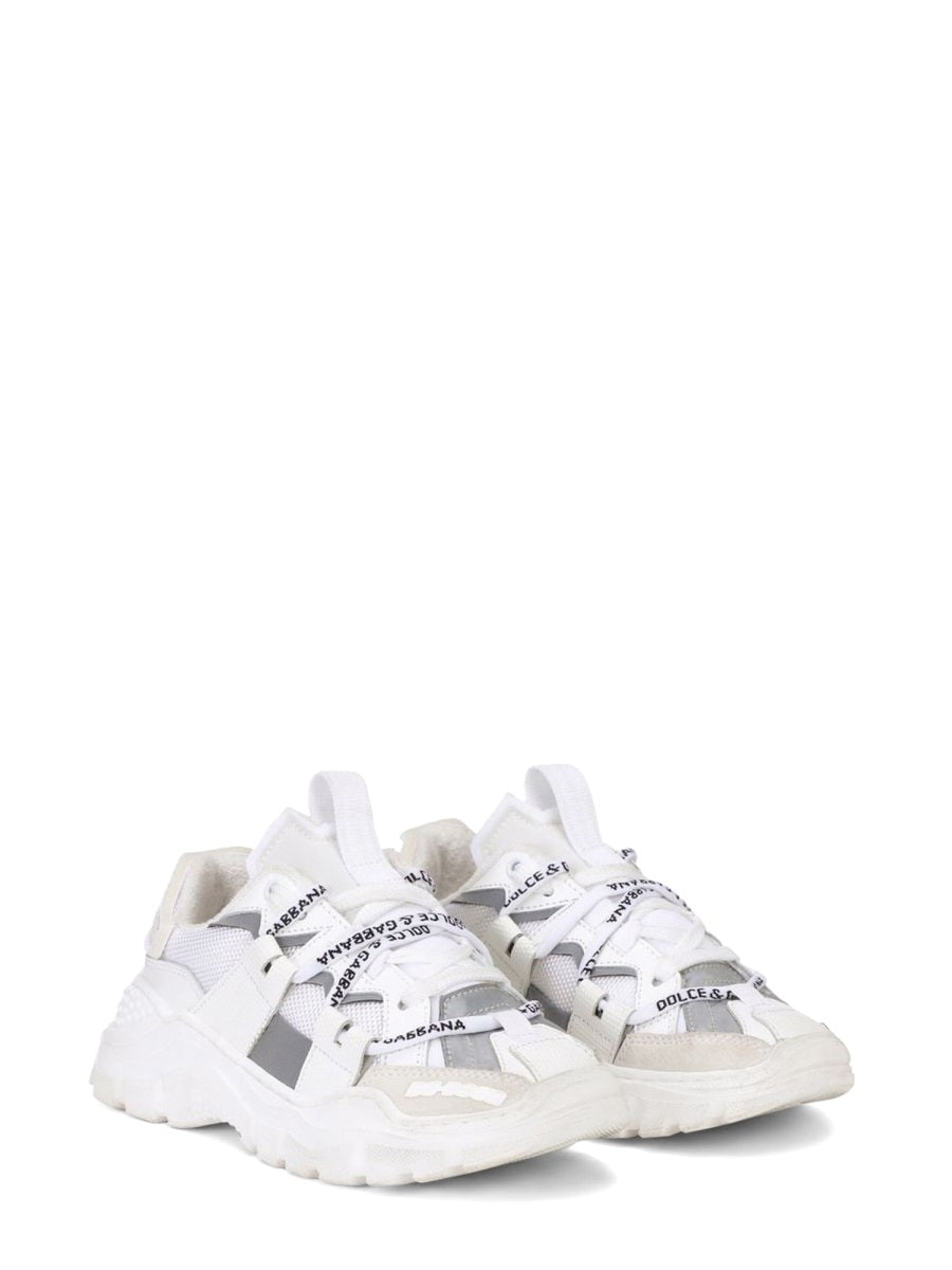 LOW LACE-UP SNEAKER