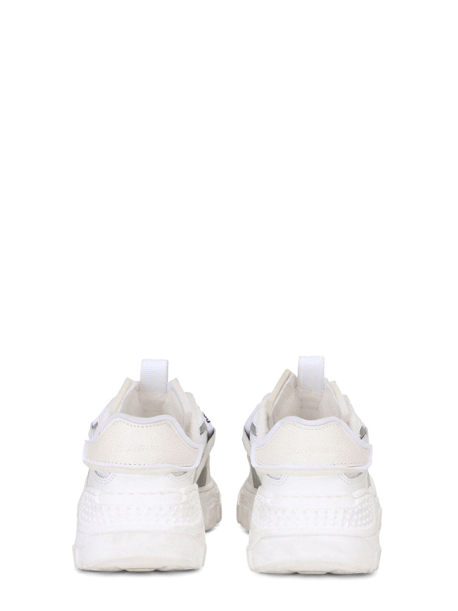 LOW LACE-UP SNEAKER