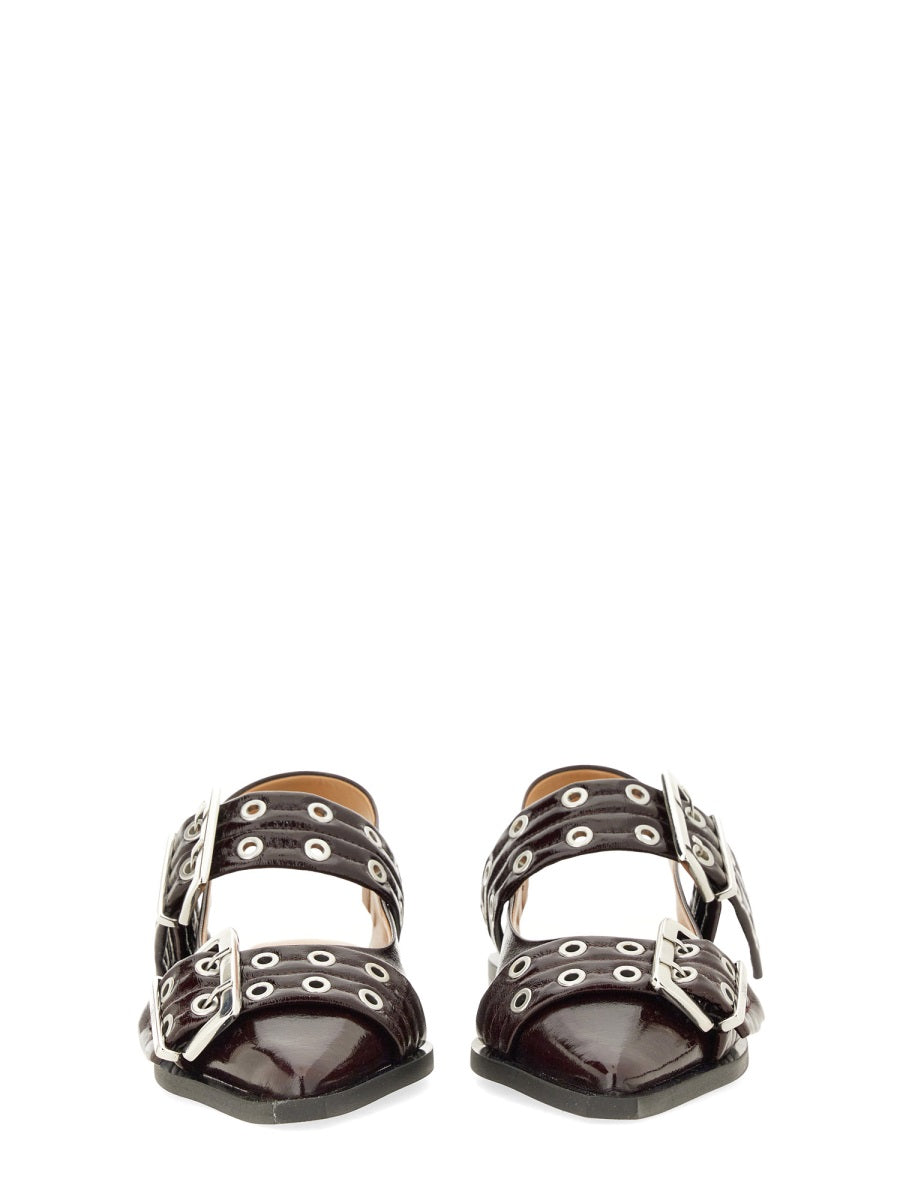 BALLERINA WITH BUCKLE
