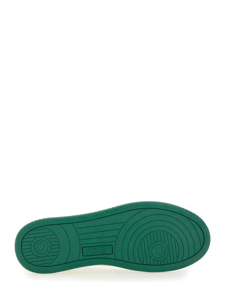 MEDALIST LOW SNEAKER