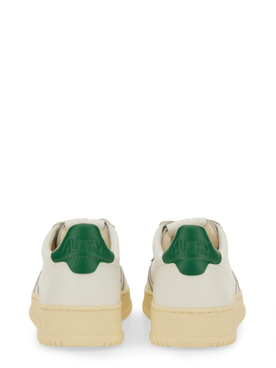 MEDALIST LOW SNEAKER