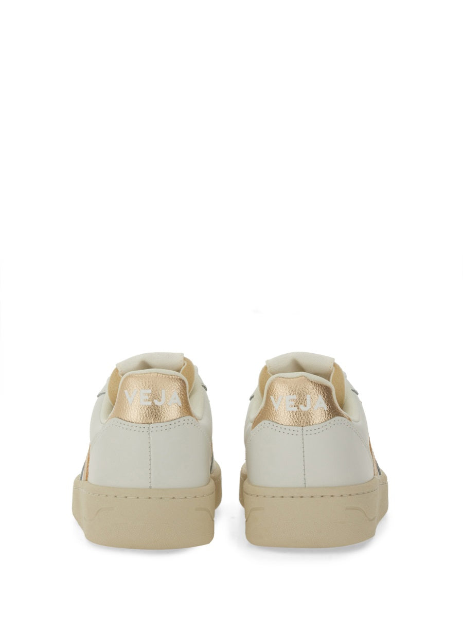 SNEAKER "V-10"