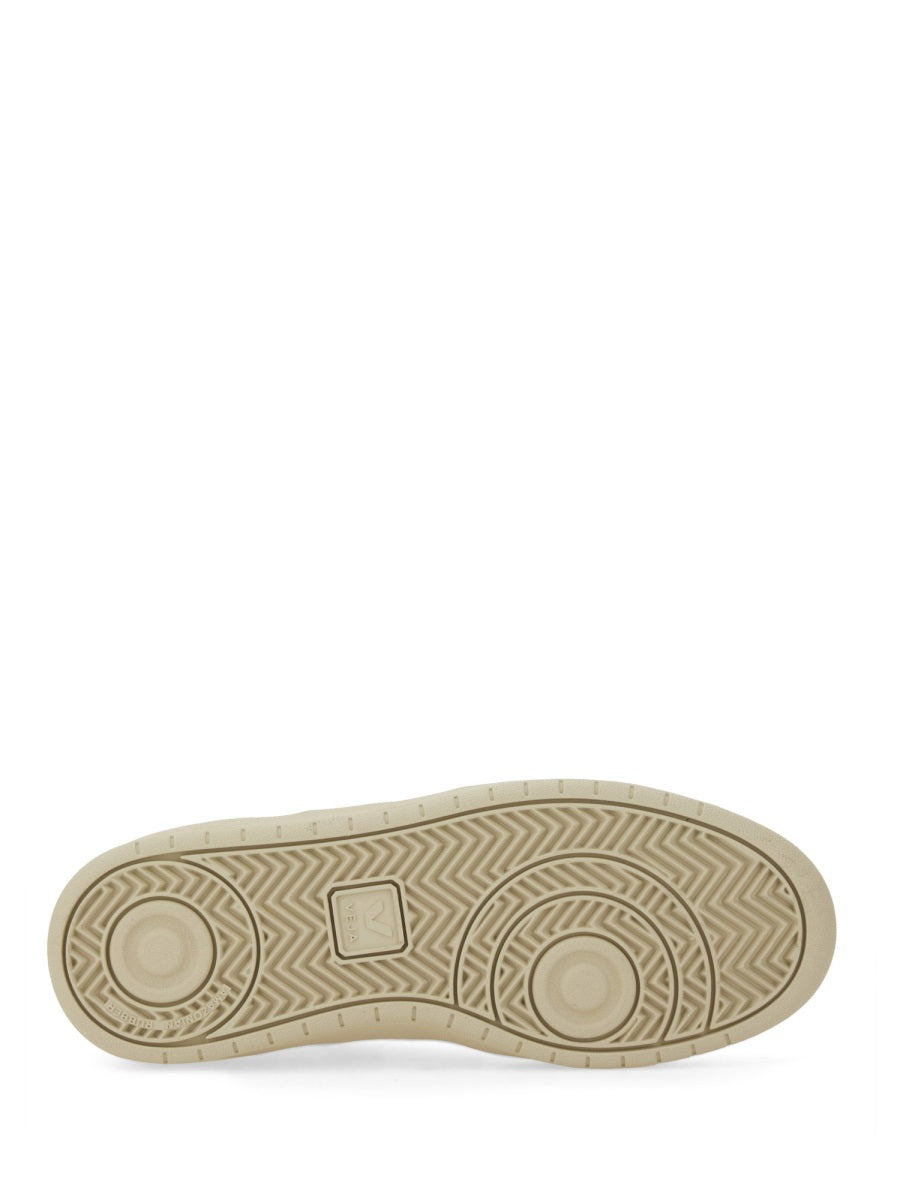 SNEAKER "V-10"