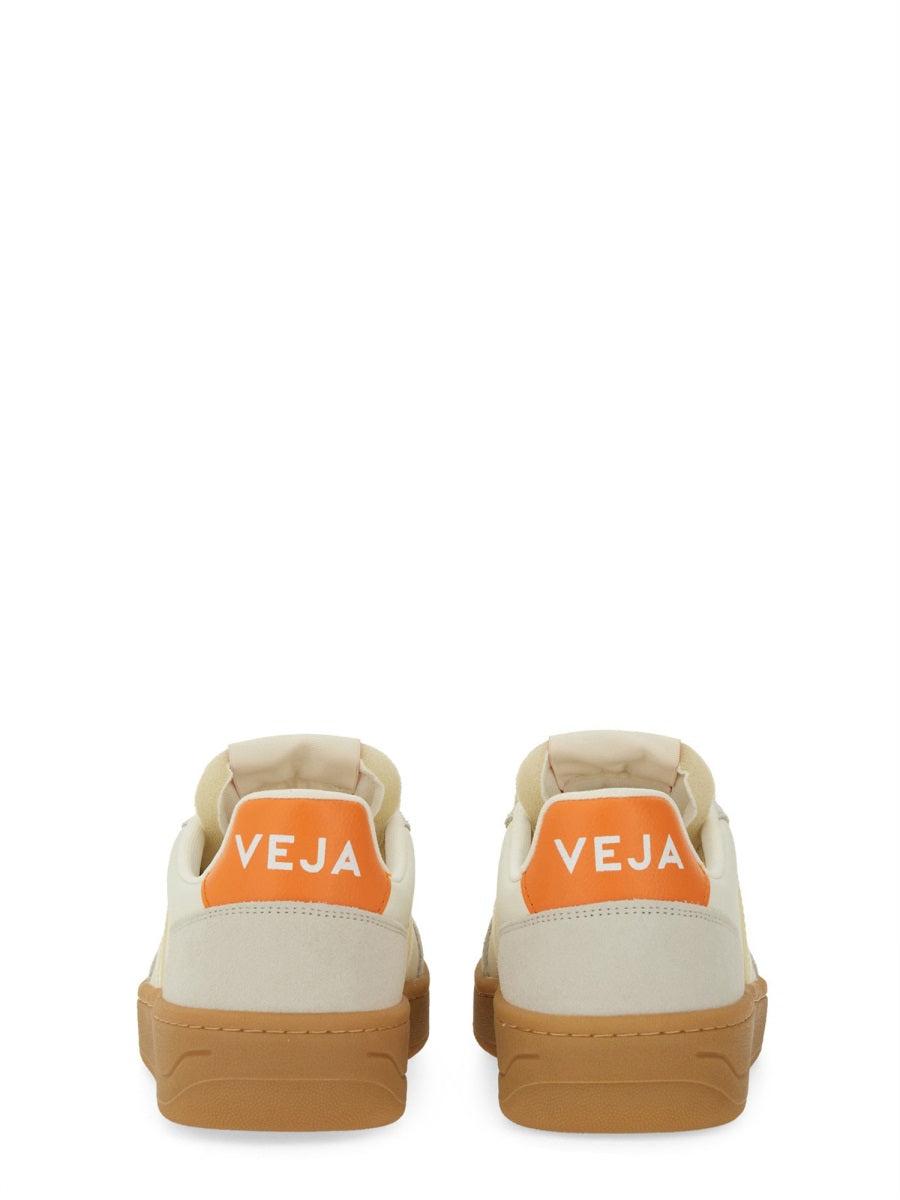 SNEAKER "V-82"