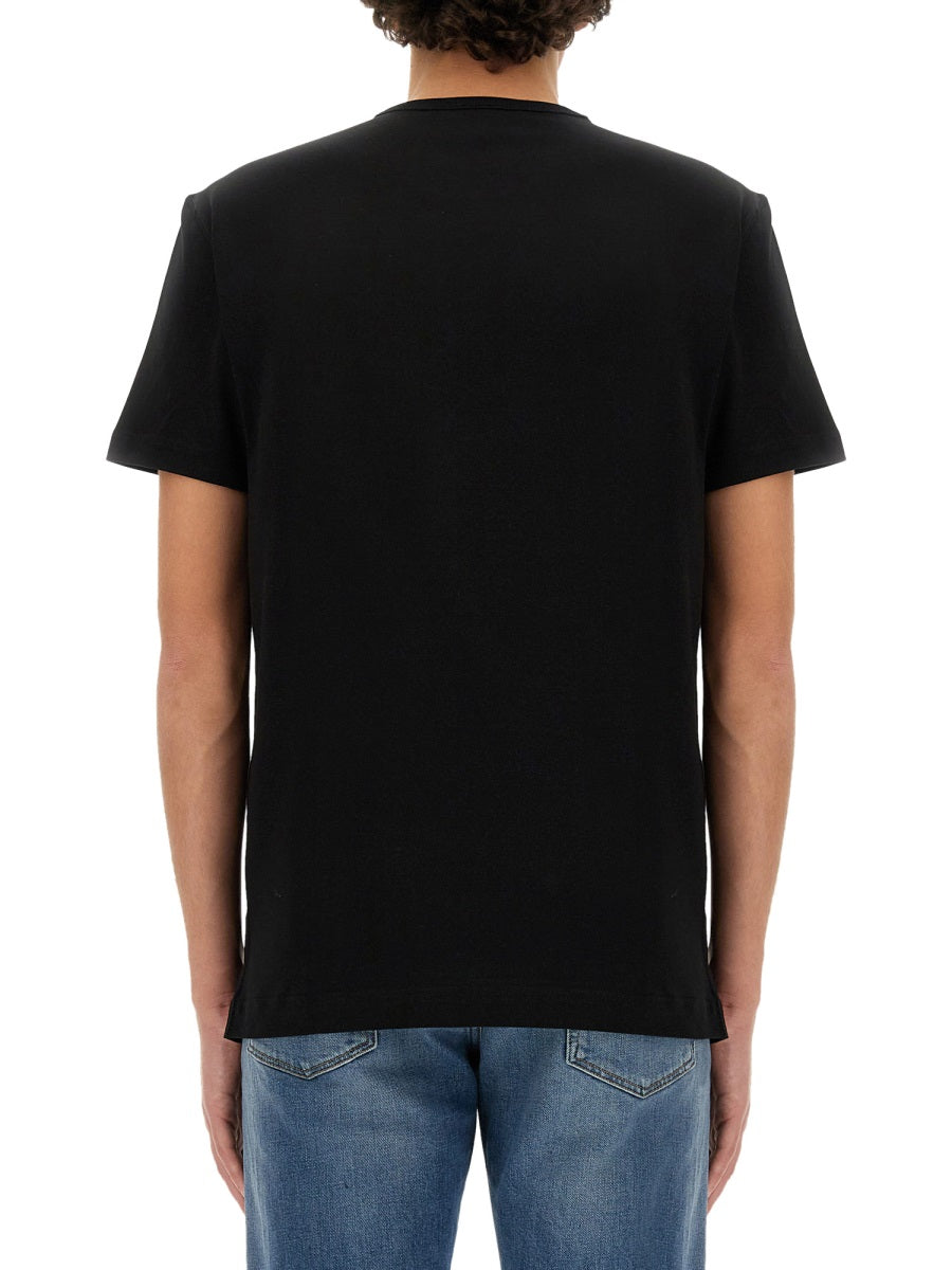 T-SHIRT WITH LOGO PLAQUE