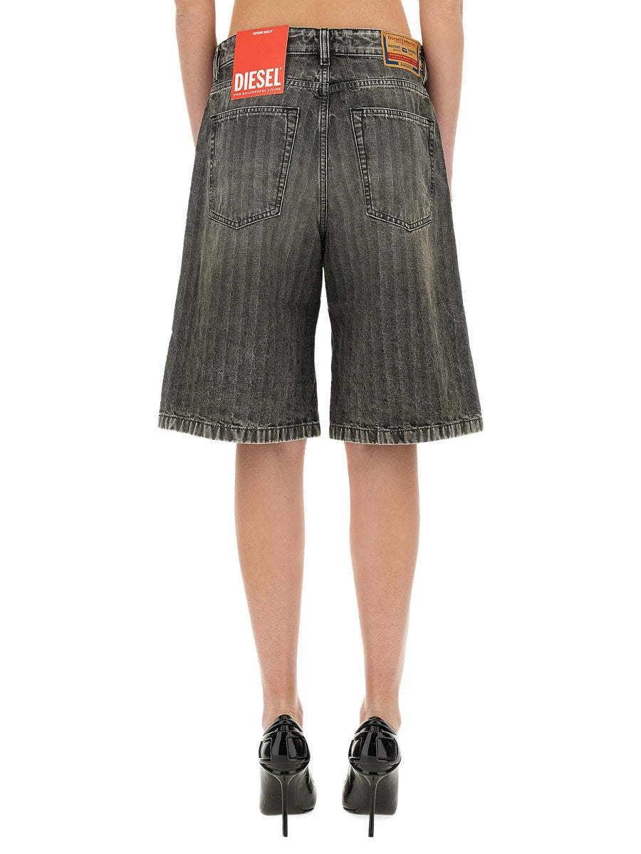 "DE-SIRE" SHORTS