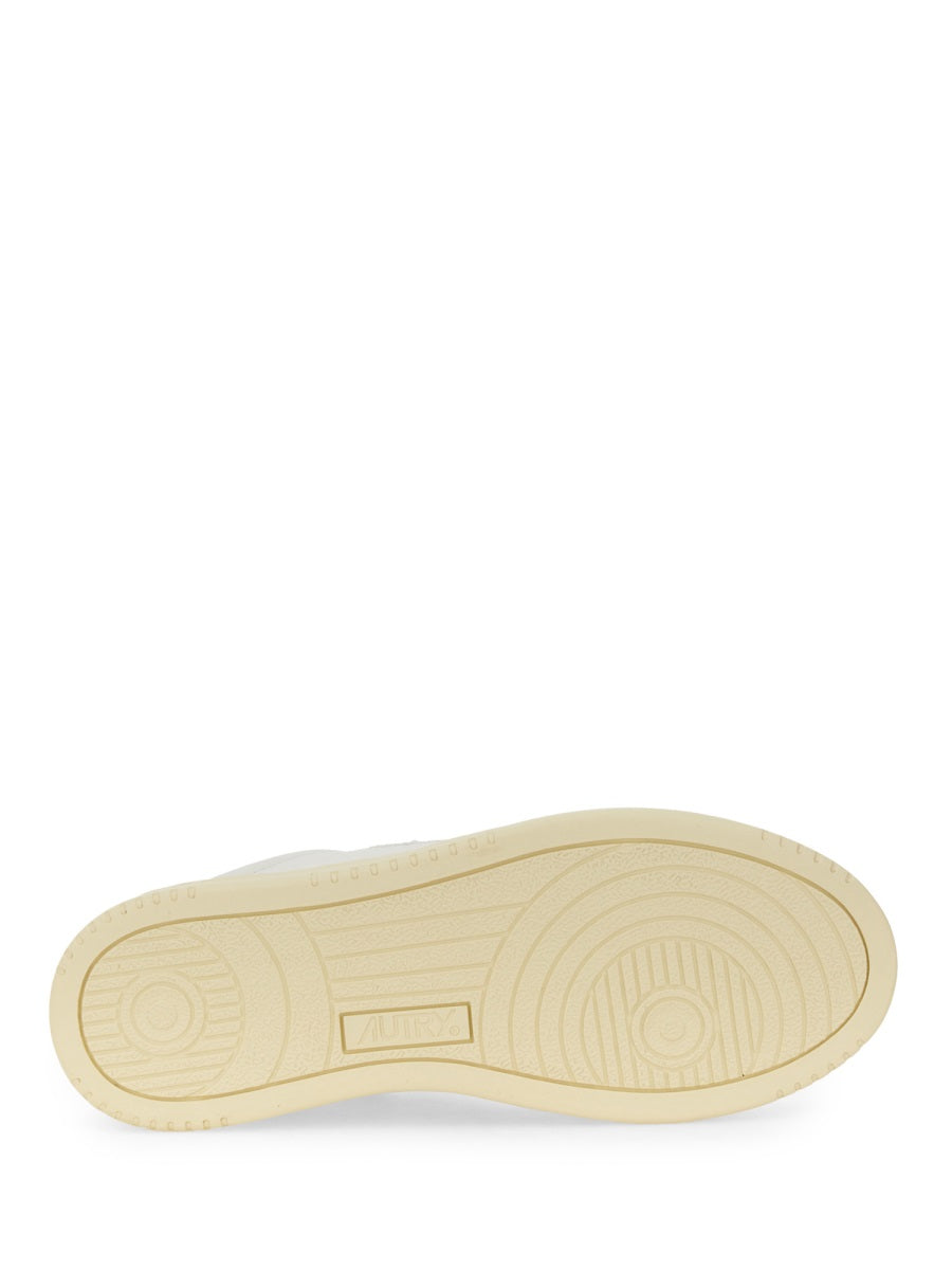 MEDALIST LOW SNEAKER
