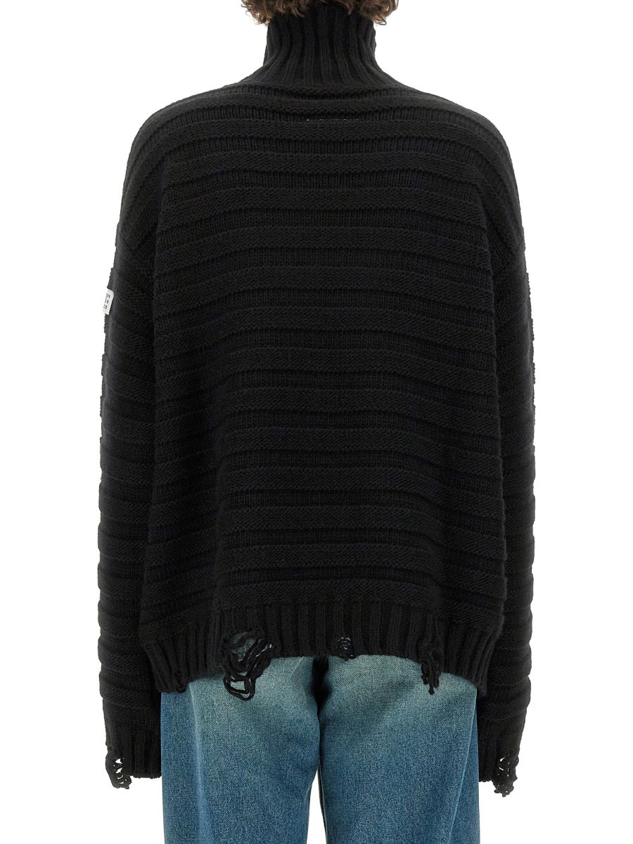 TURTLENECK SWEATER