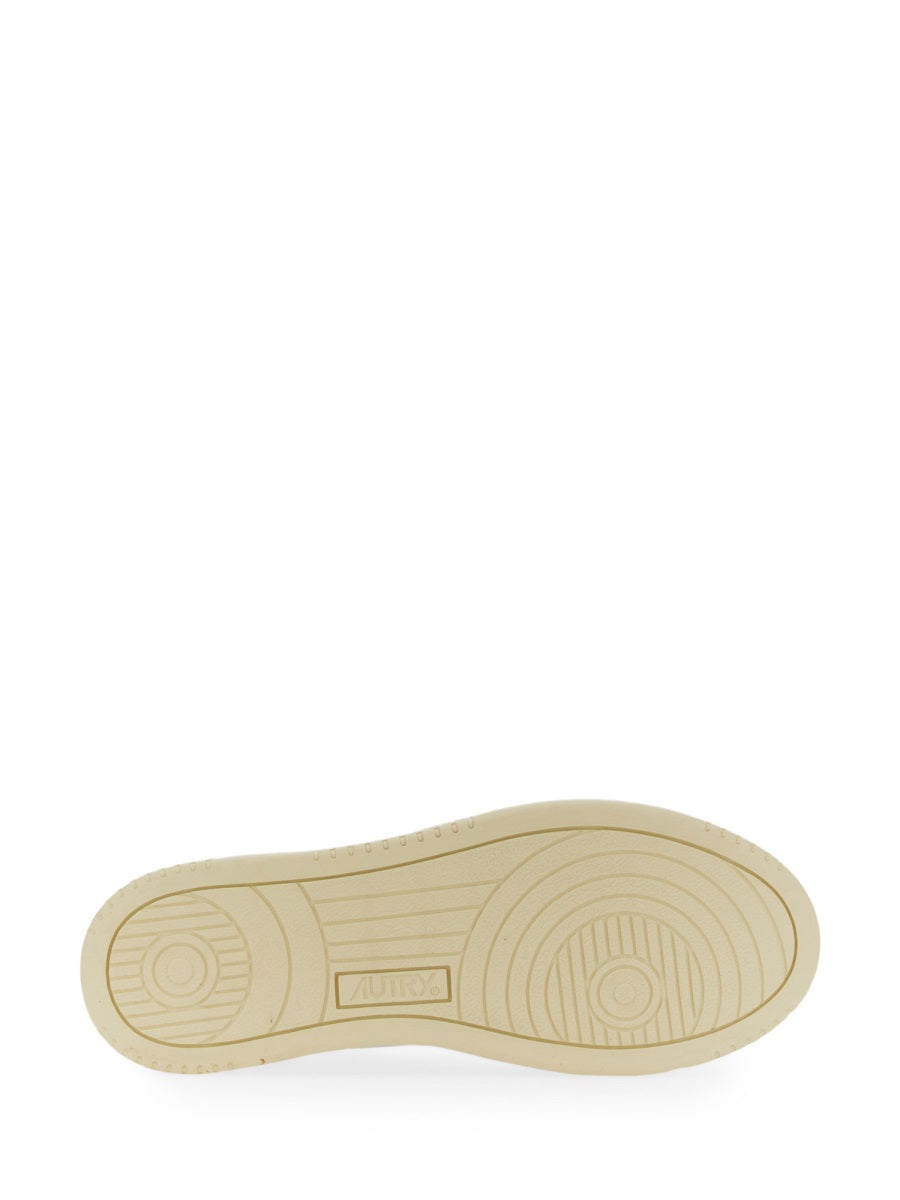 MEDALIST LOW SNEAKERS