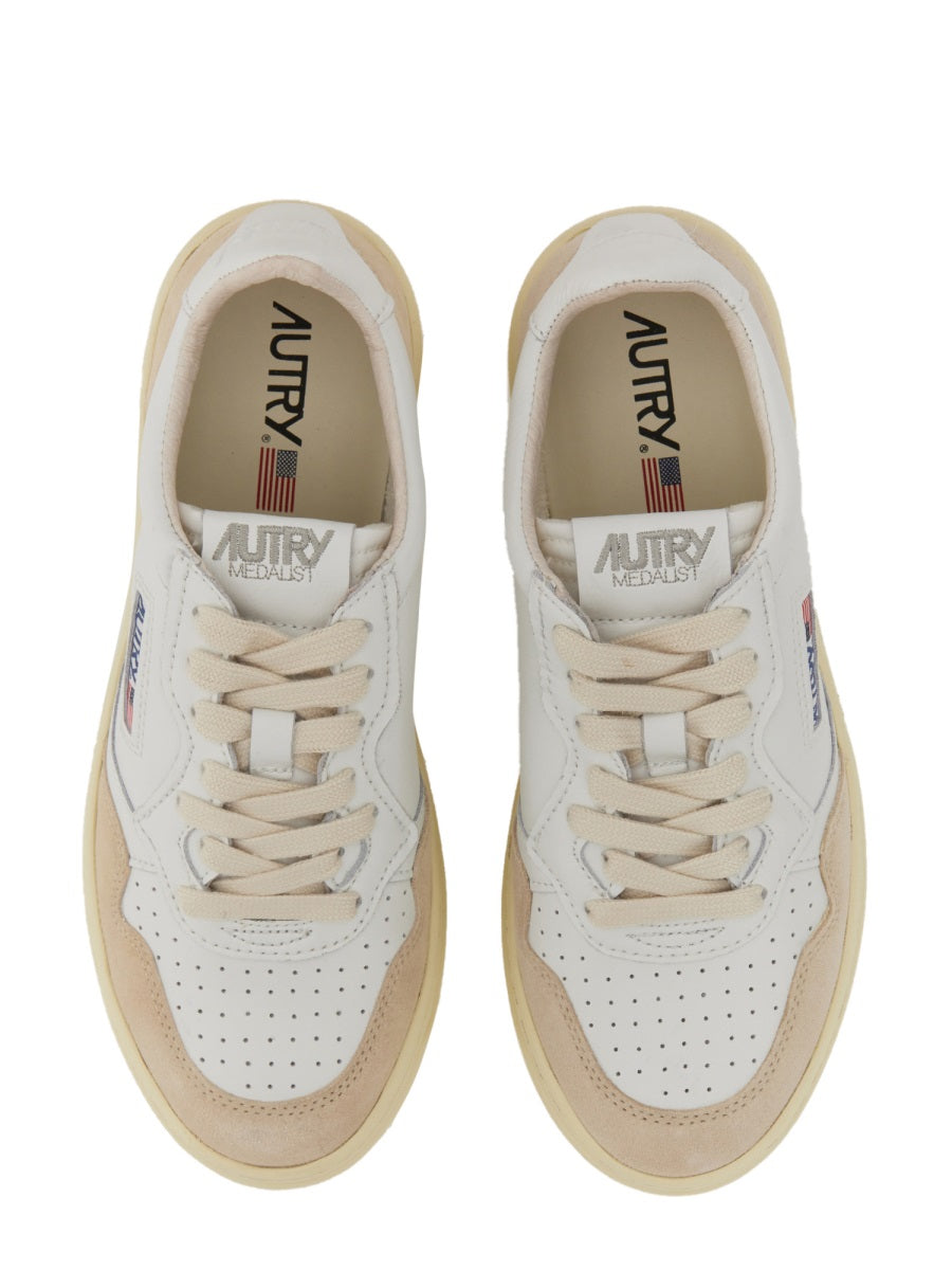 MEDALIST LOW SNEAKERS