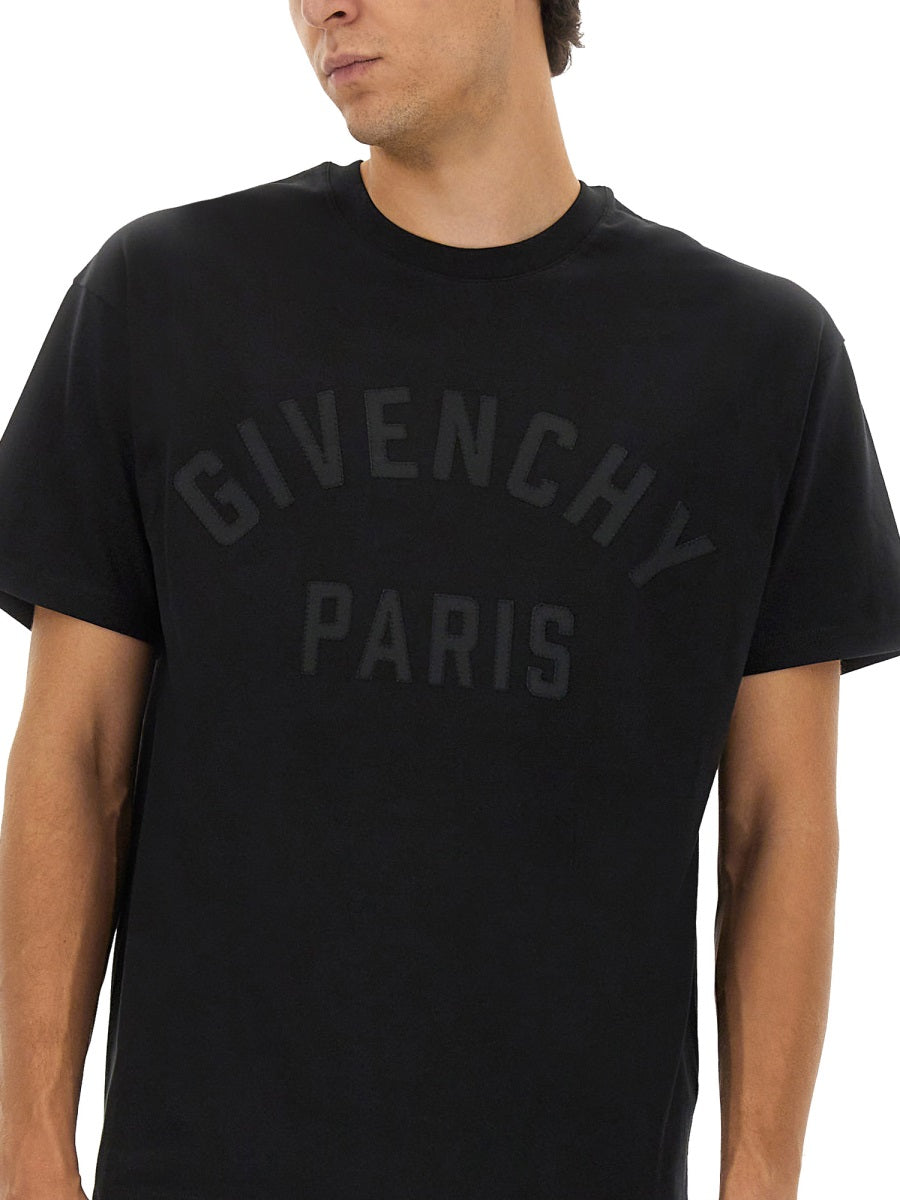 T-SHIRT WITH LOGO