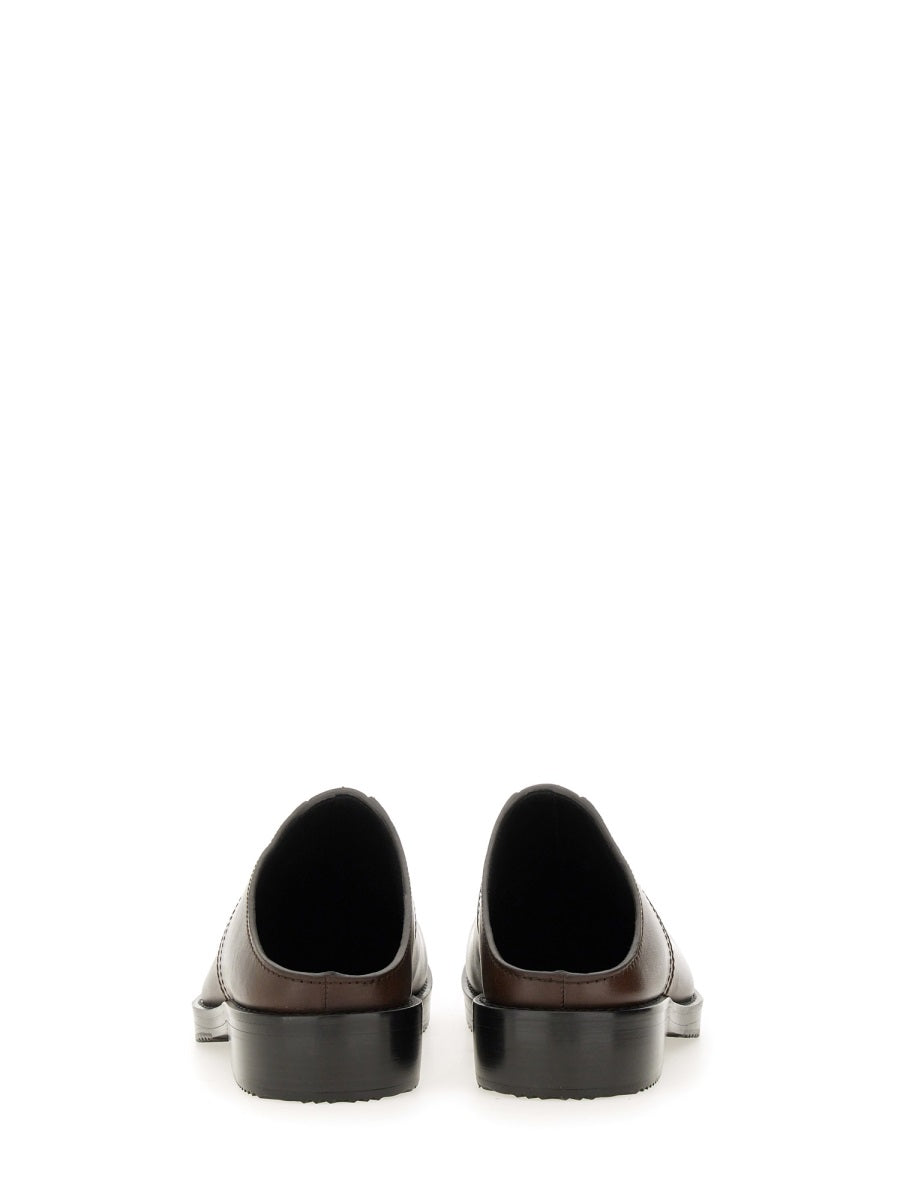 LEATHER CLOGS