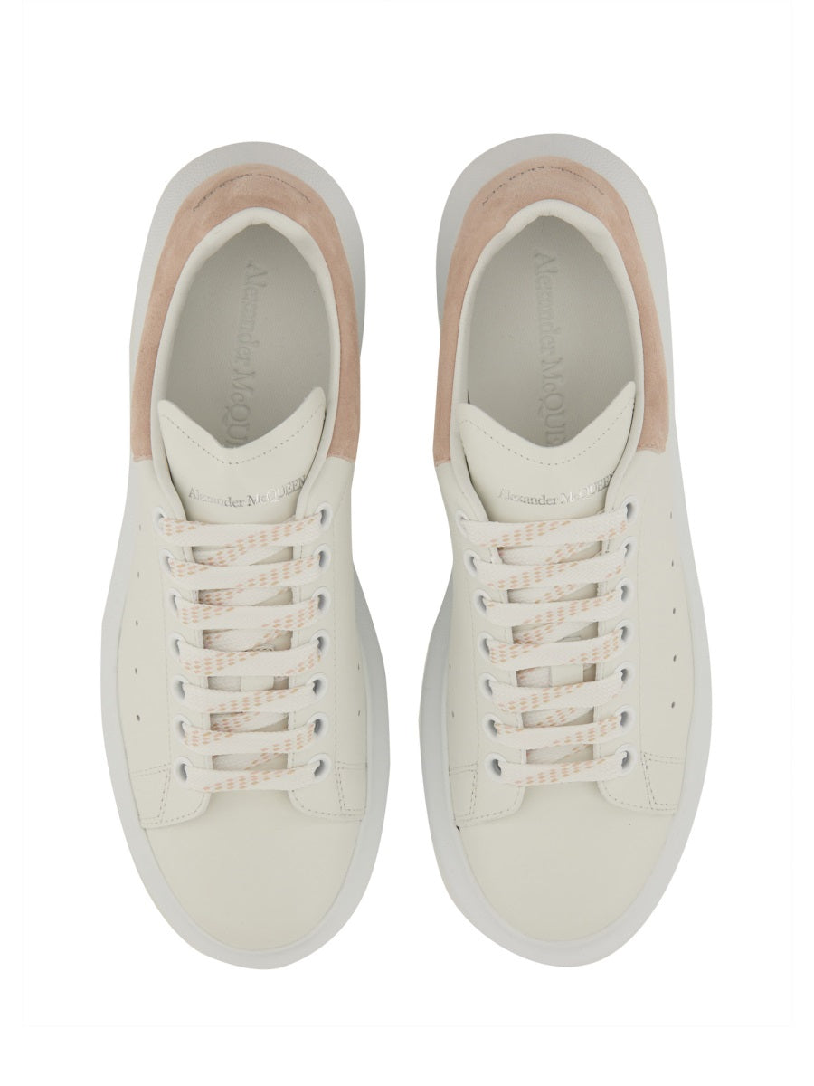 OVERSIZED SNEAKER