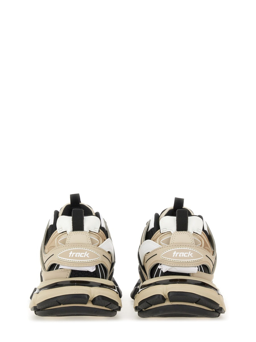SNEAKER TRACK