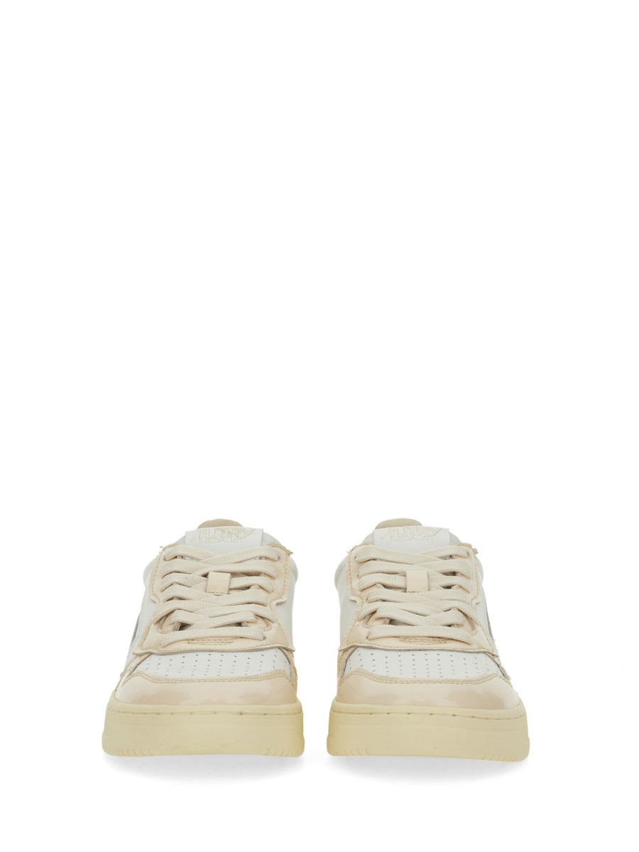 MEDALIST LOW SNEAKER