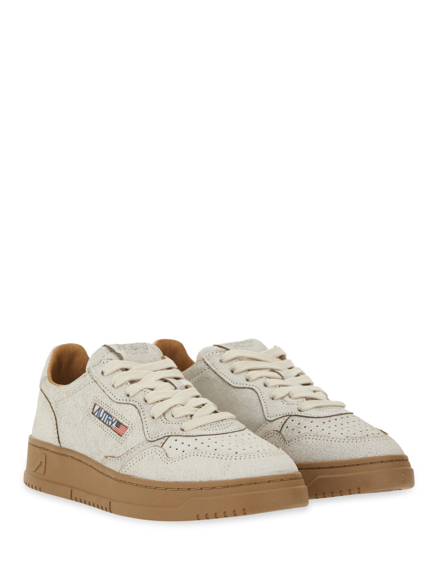 MEDALIST LOW SNEAKER