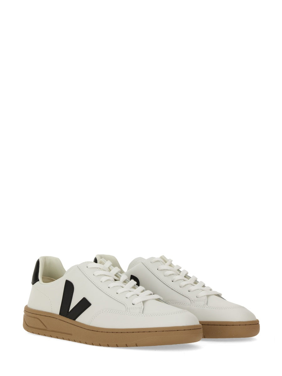SNEAKER "V-12"