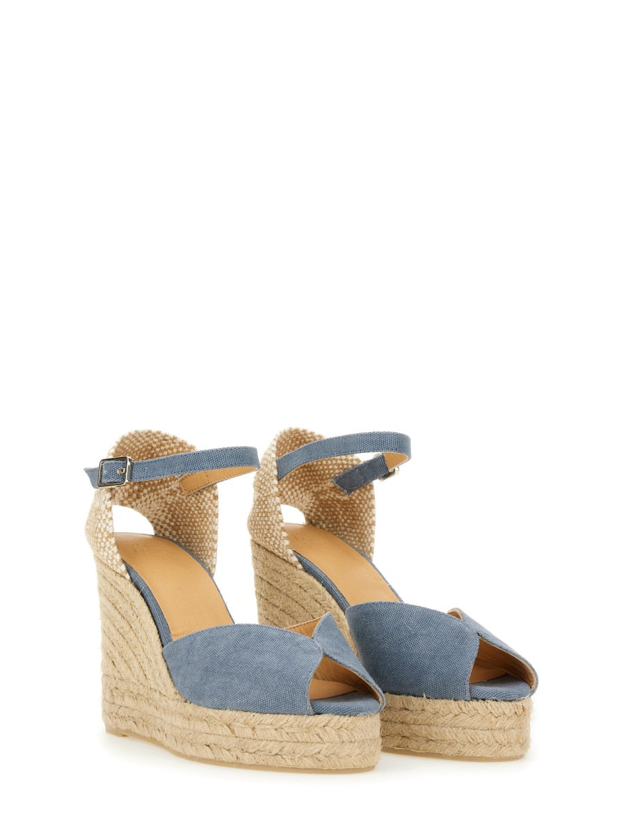WHITE SANDAL.