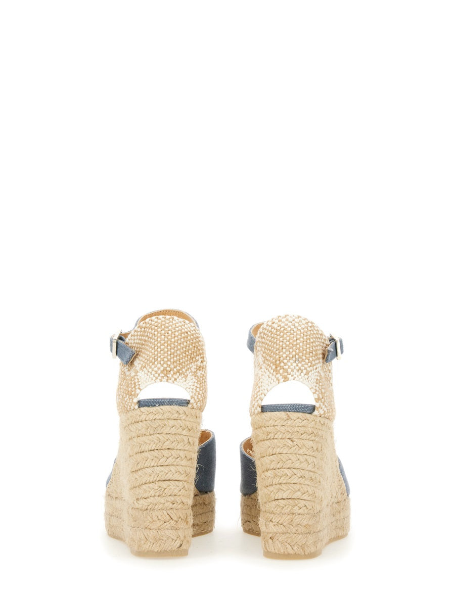 WHITE SANDAL.