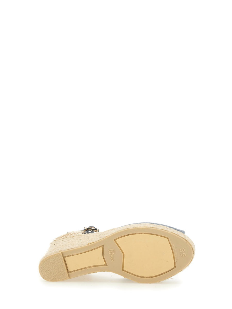 WHITE SANDAL.