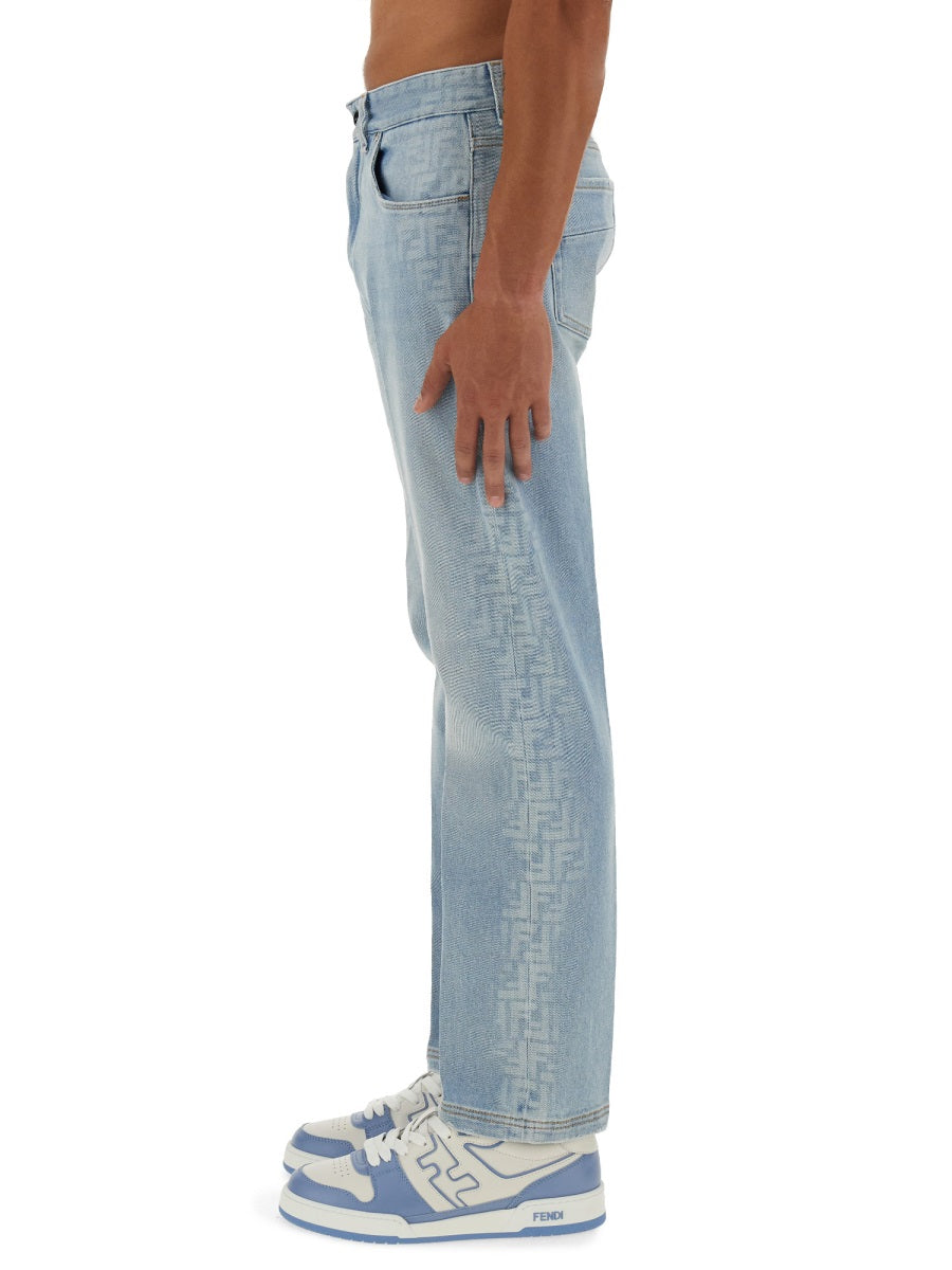 JEANS IN DENIM