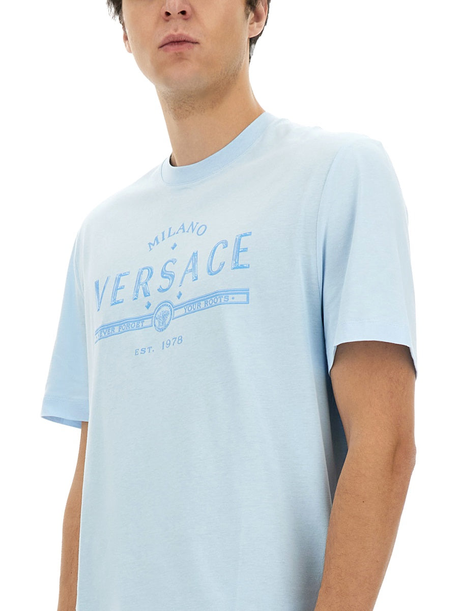 T-SHIRT WITH LOGO