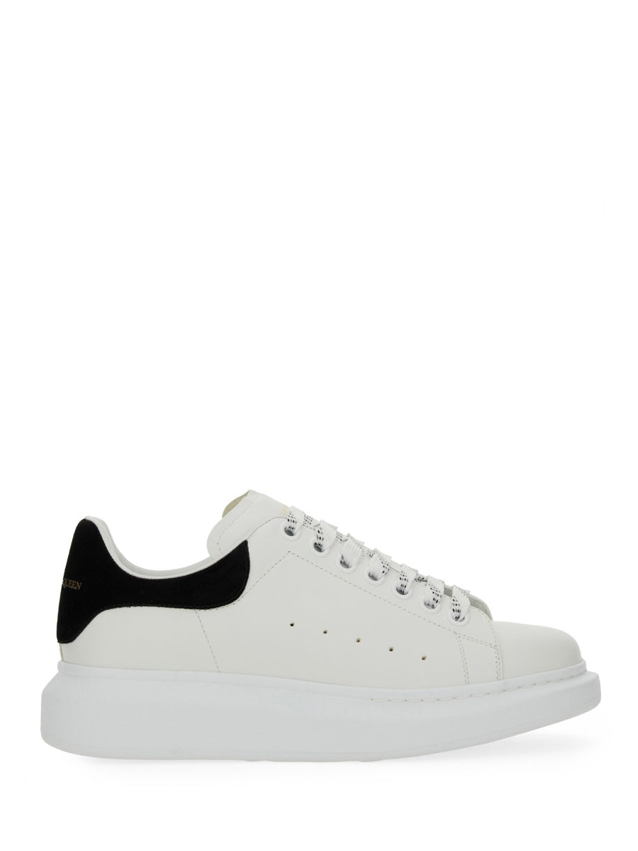 OVERSIZED SNEAKER
