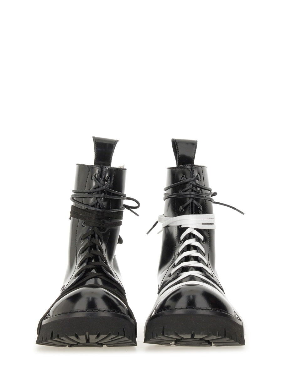LACE-UP BOOT