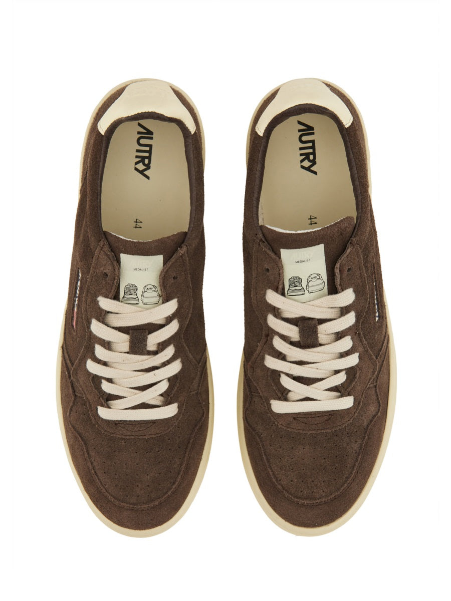 "MEDALIST" LOW SNEAKER