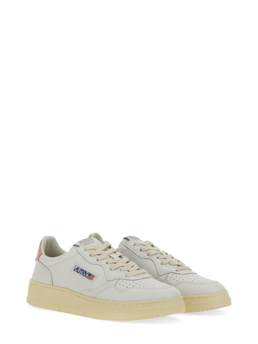 MEDALIST LOW SNEAKER