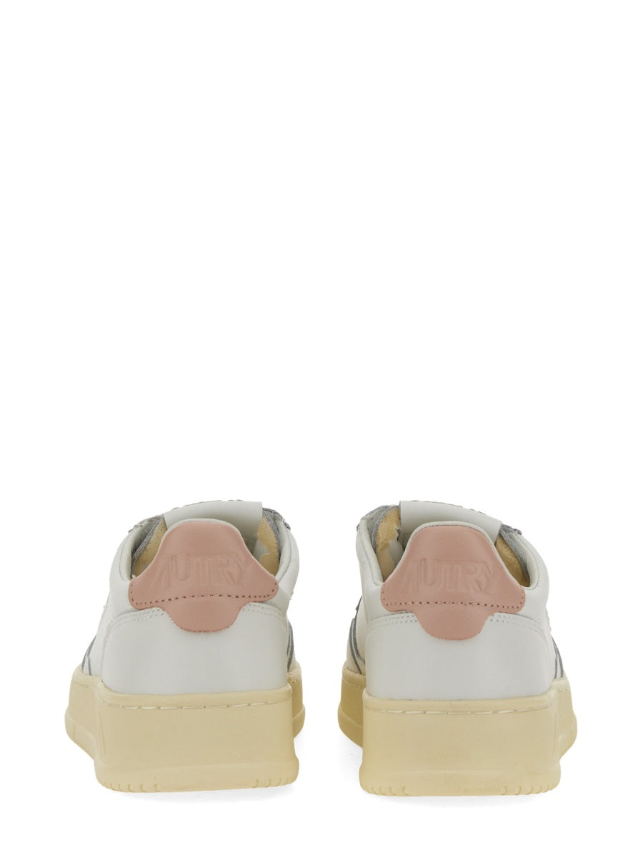 MEDALIST LOW SNEAKER