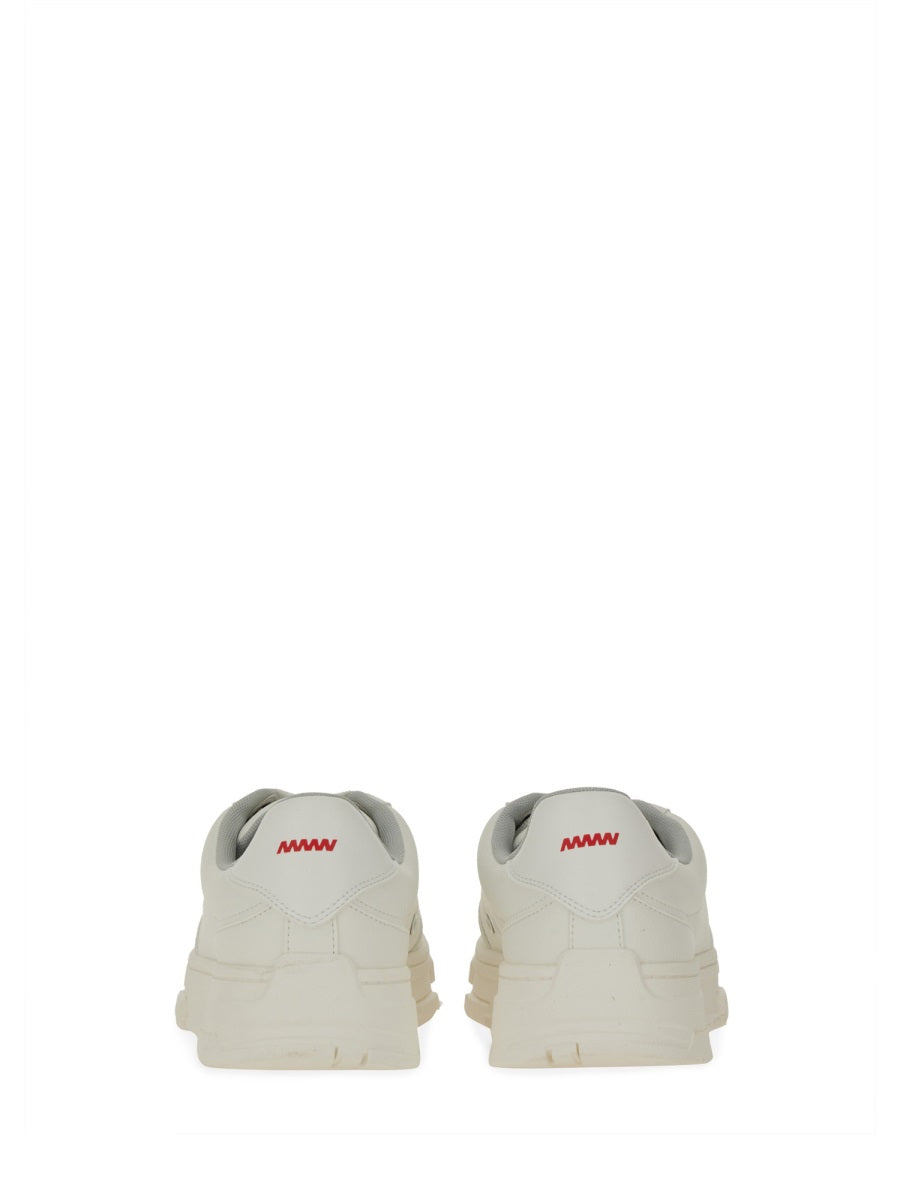 SNEAKER WITH ZIGZAG DETAIL